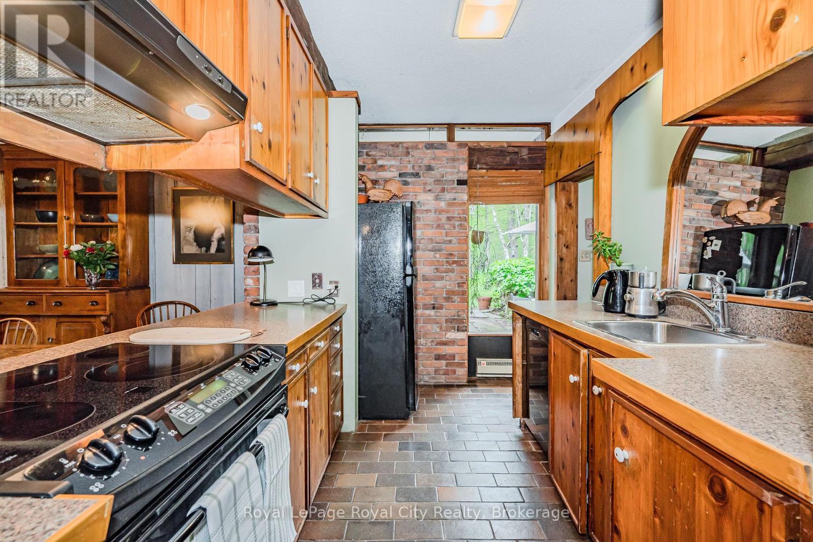 












1159 CAMPBELLVILLE ROAD

,
Milton,




Ontario
L0P1B0

