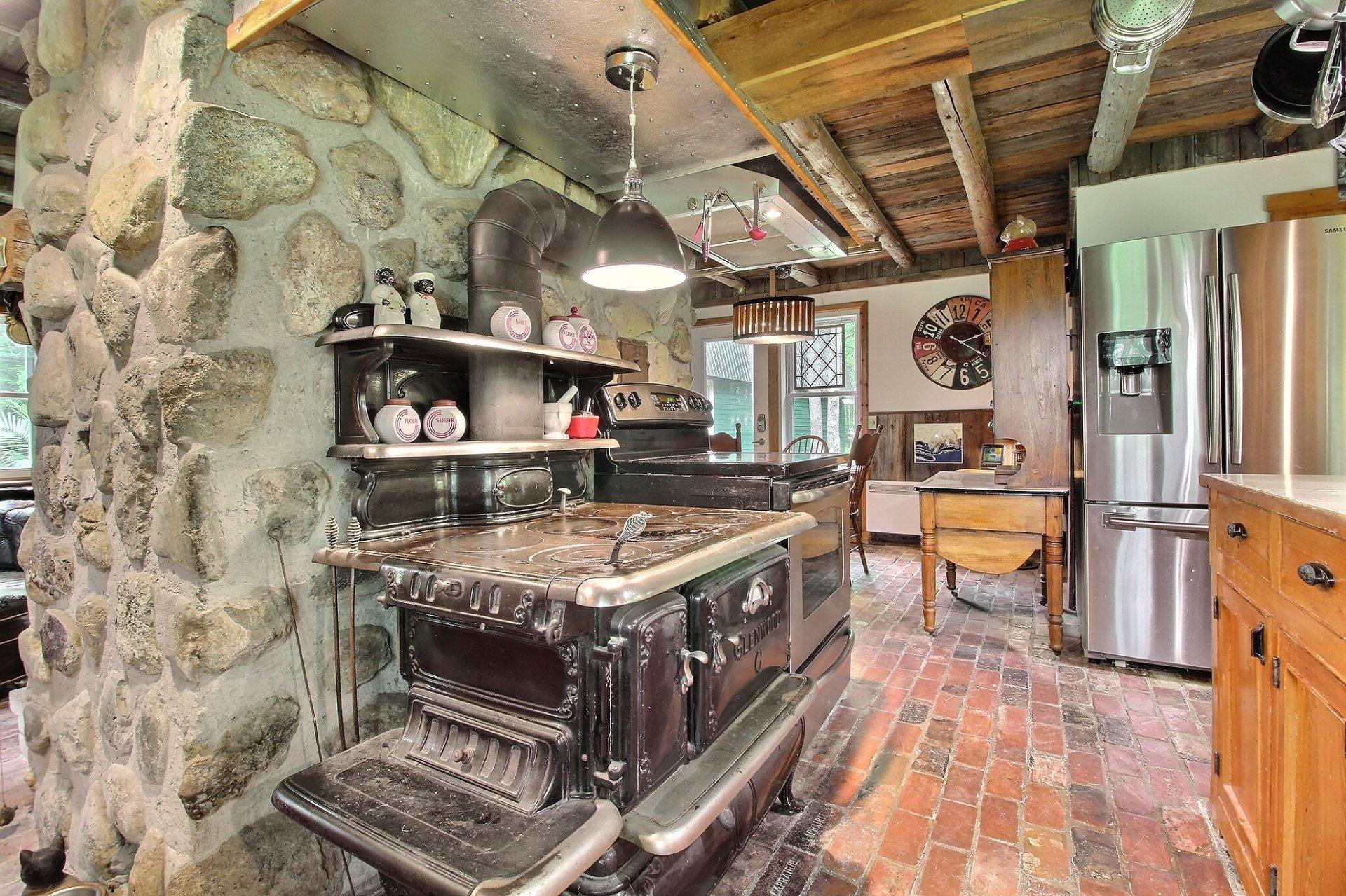 









235


Ch. de Fitch-Bay

,
Magog,




QC
J1X3W2


