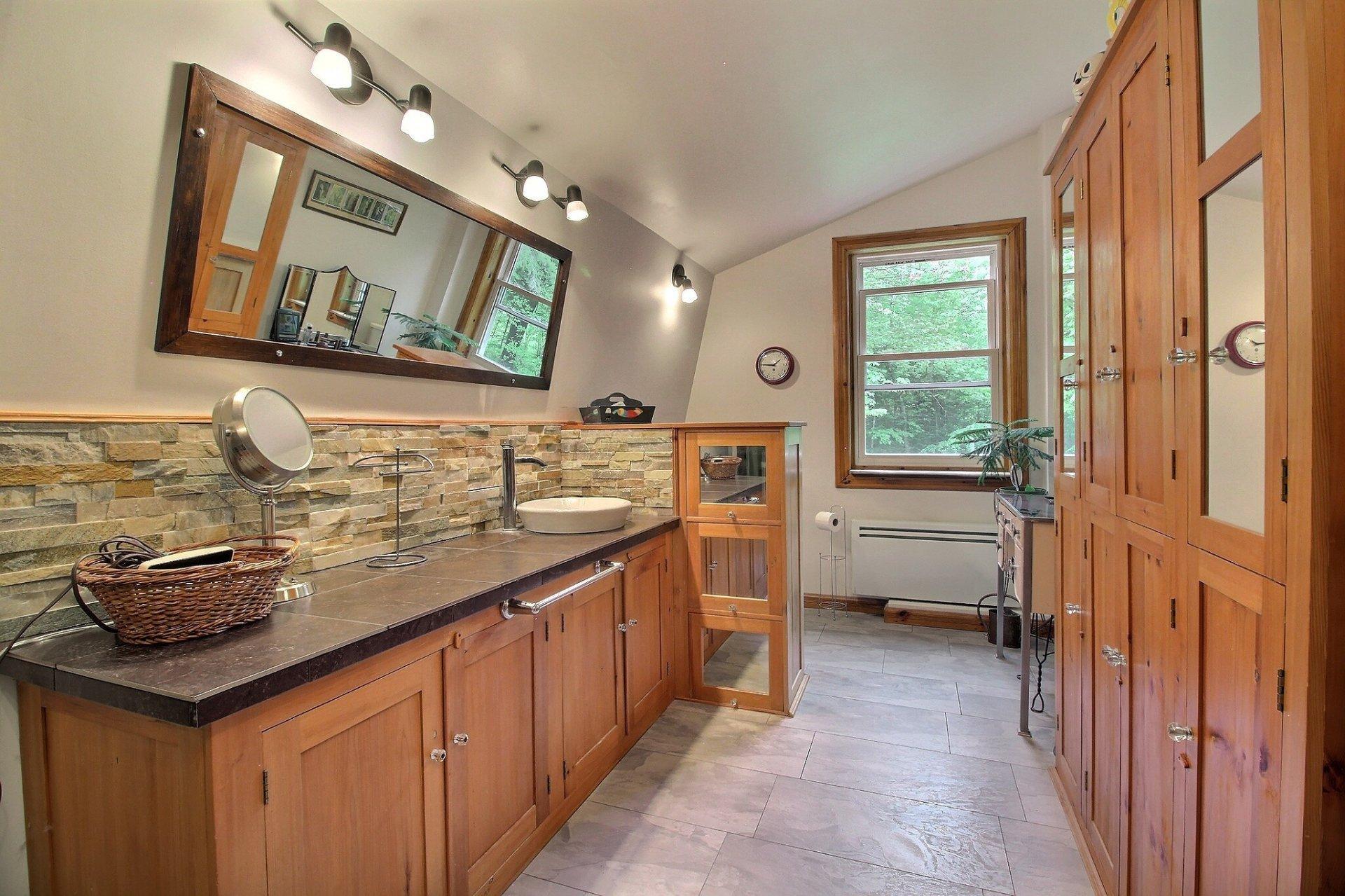









235


Ch. de Fitch-Bay

,
Magog,




QC
J1X3W2

