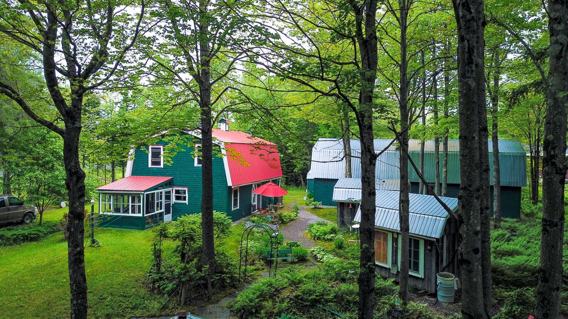 









235


Ch. de Fitch-Bay

,
Magog,




QC
J1X3W2

