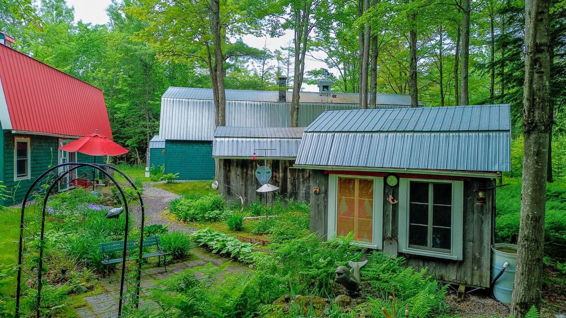 









235


Ch. de Fitch-Bay

,
Magog,




QC
J1X3W2

