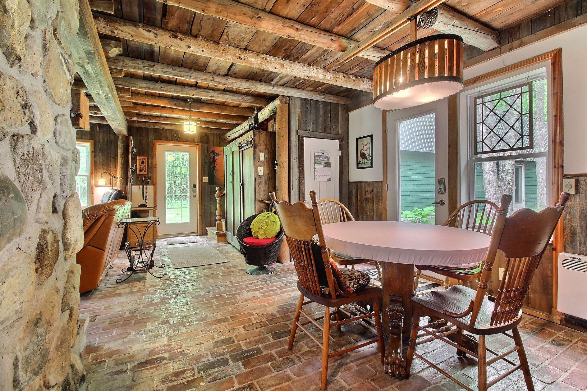 









235


Ch. de Fitch-Bay

,
Magog,




QC
J1X3W2

