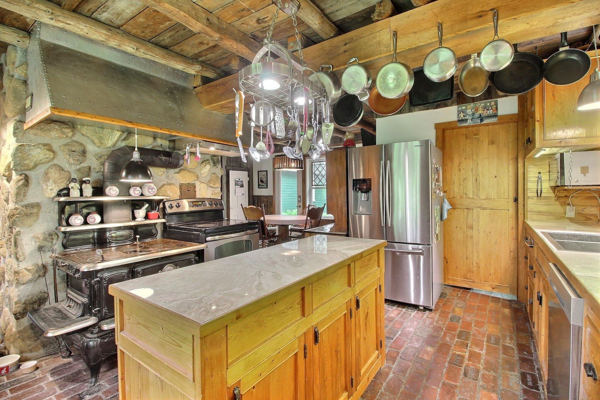 









235


Ch. de Fitch-Bay

,
Magog,




QC
J1X3W2

