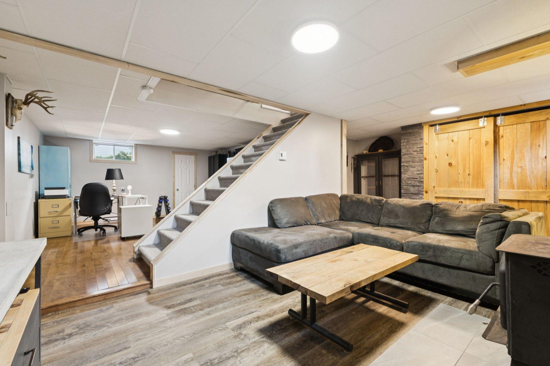 









45


Rue Tremblay

,
Gatineau (Buckingham),




QC
J8L3M7

