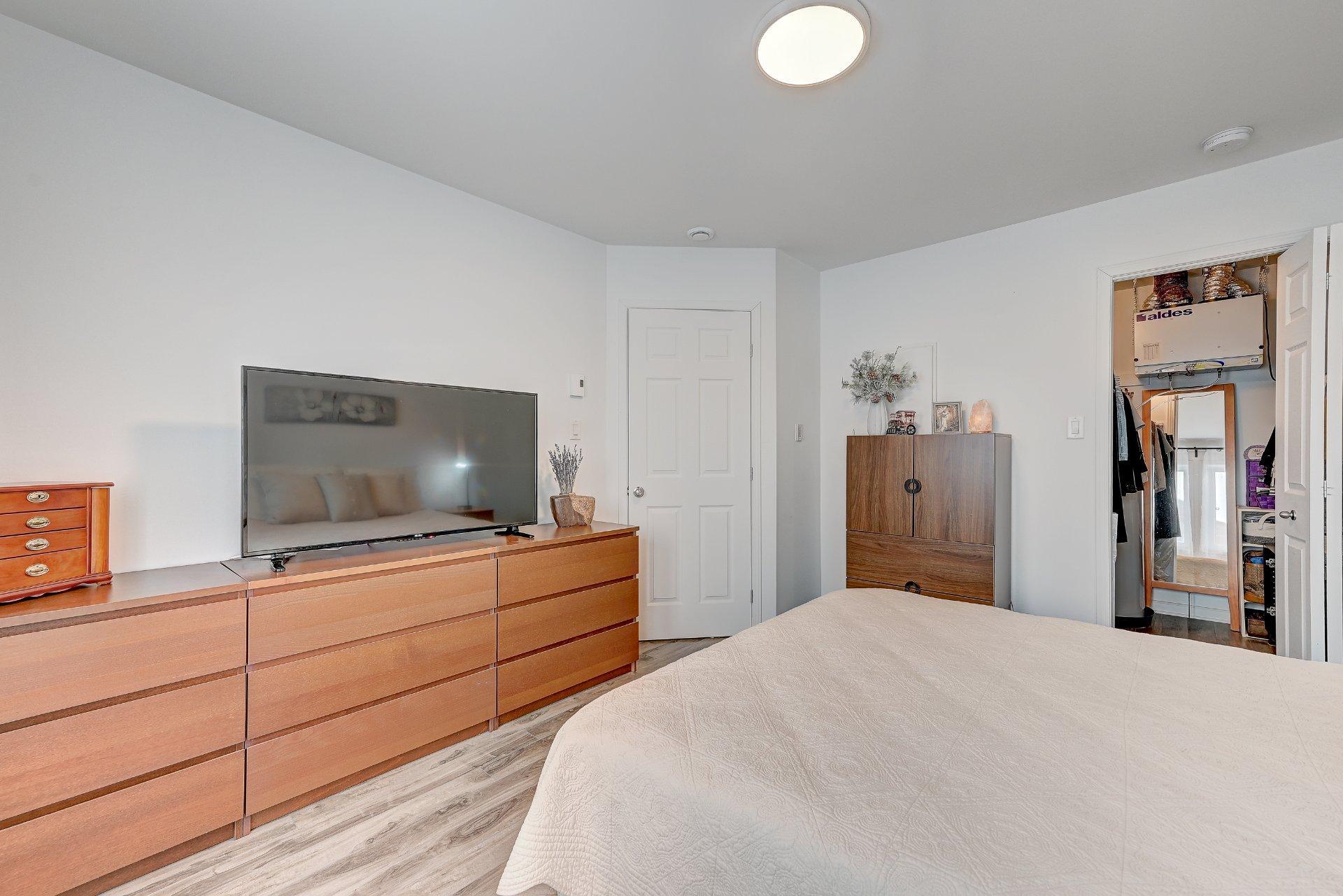 









7280


Rue de Lunan

, 3,
Brossard,




QC
J4Y0R3

