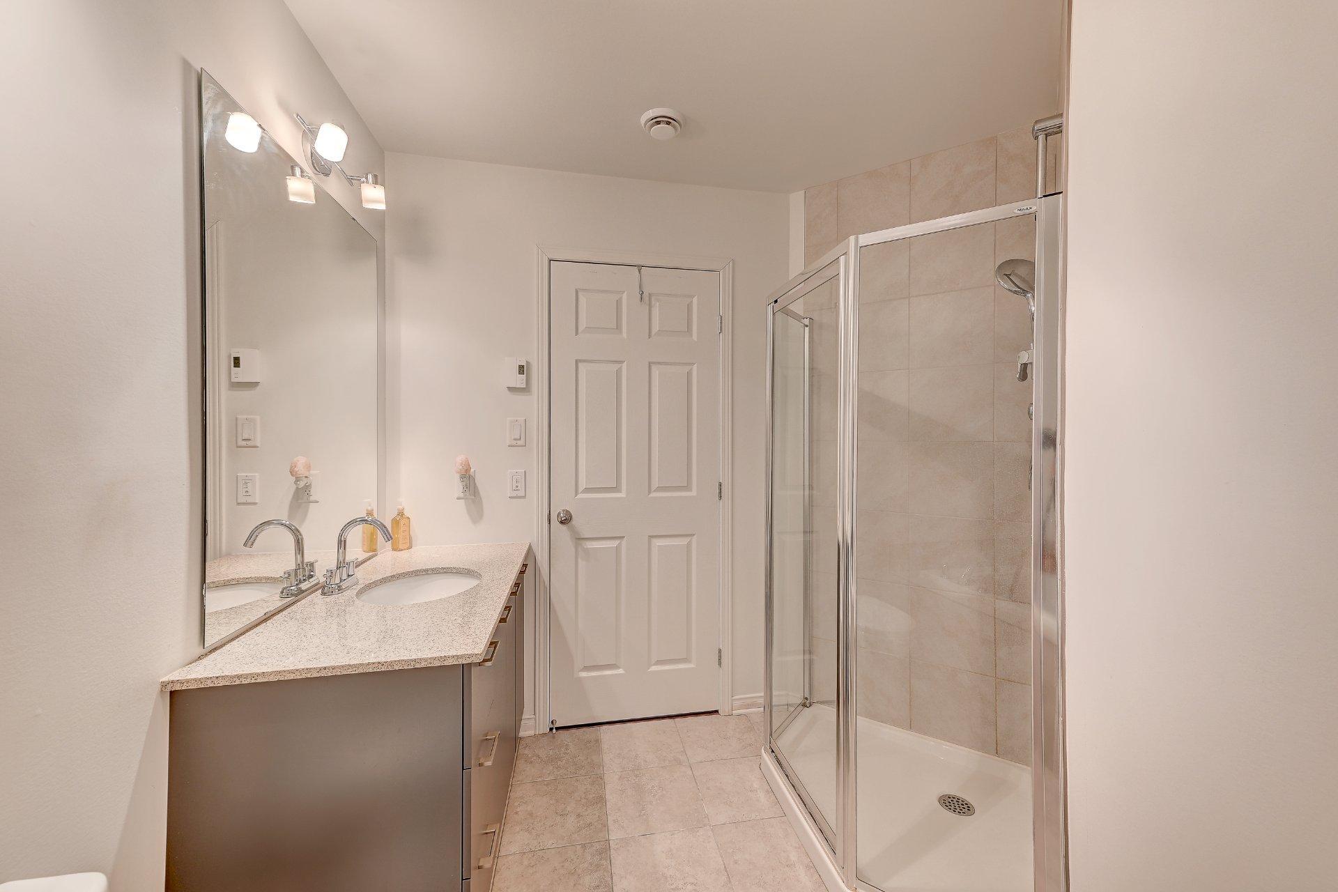 









7280


Rue de Lunan

, 3,
Brossard,




QC
J4Y0R3

