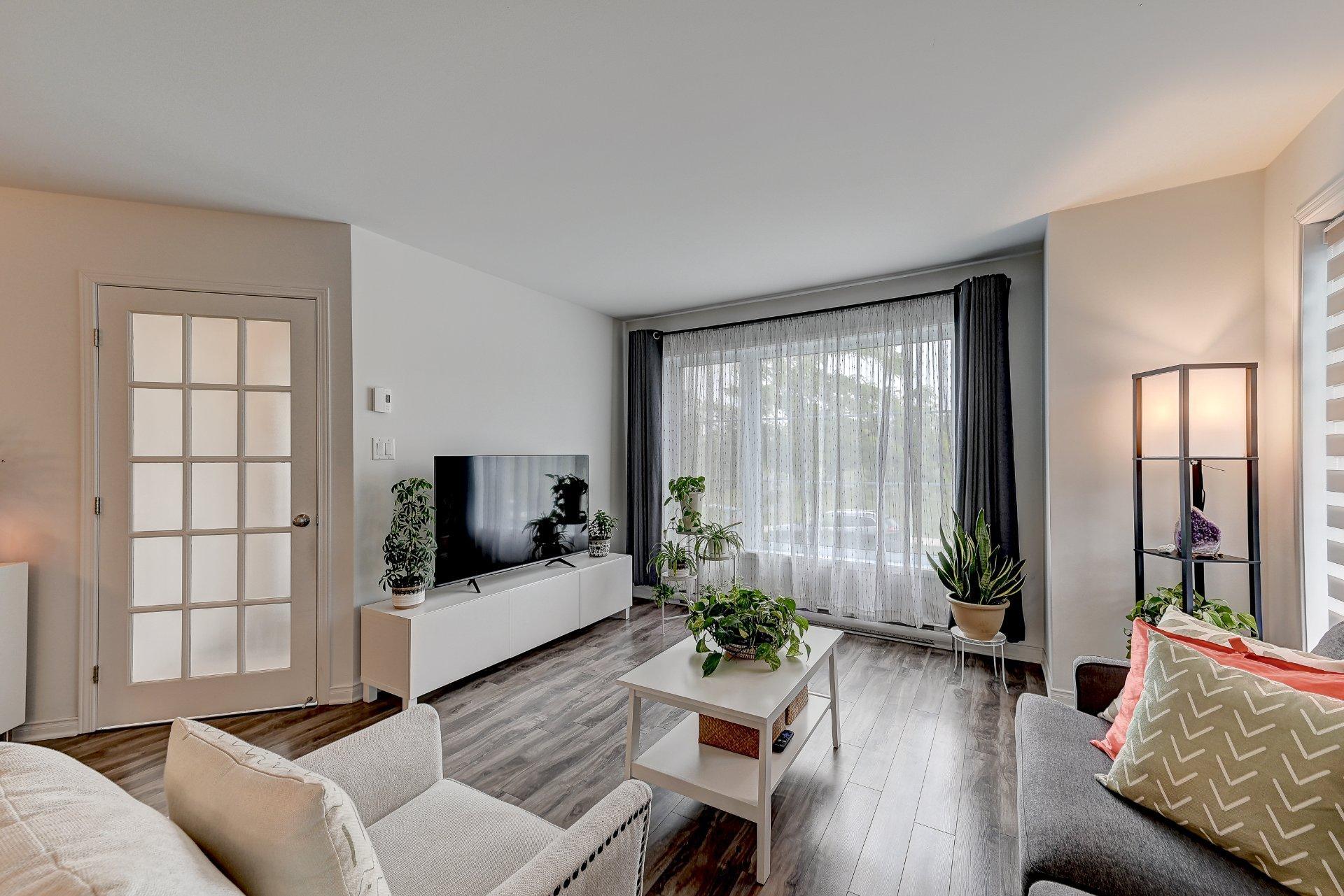 









7280


Rue de Lunan

, 3,
Brossard,




QC
J4Y0R3

