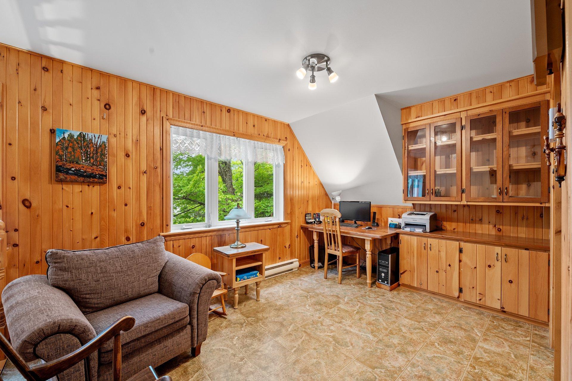 









265


Ch. des Deux-Lacs

,
Lantier,




QC
J0T1V0


