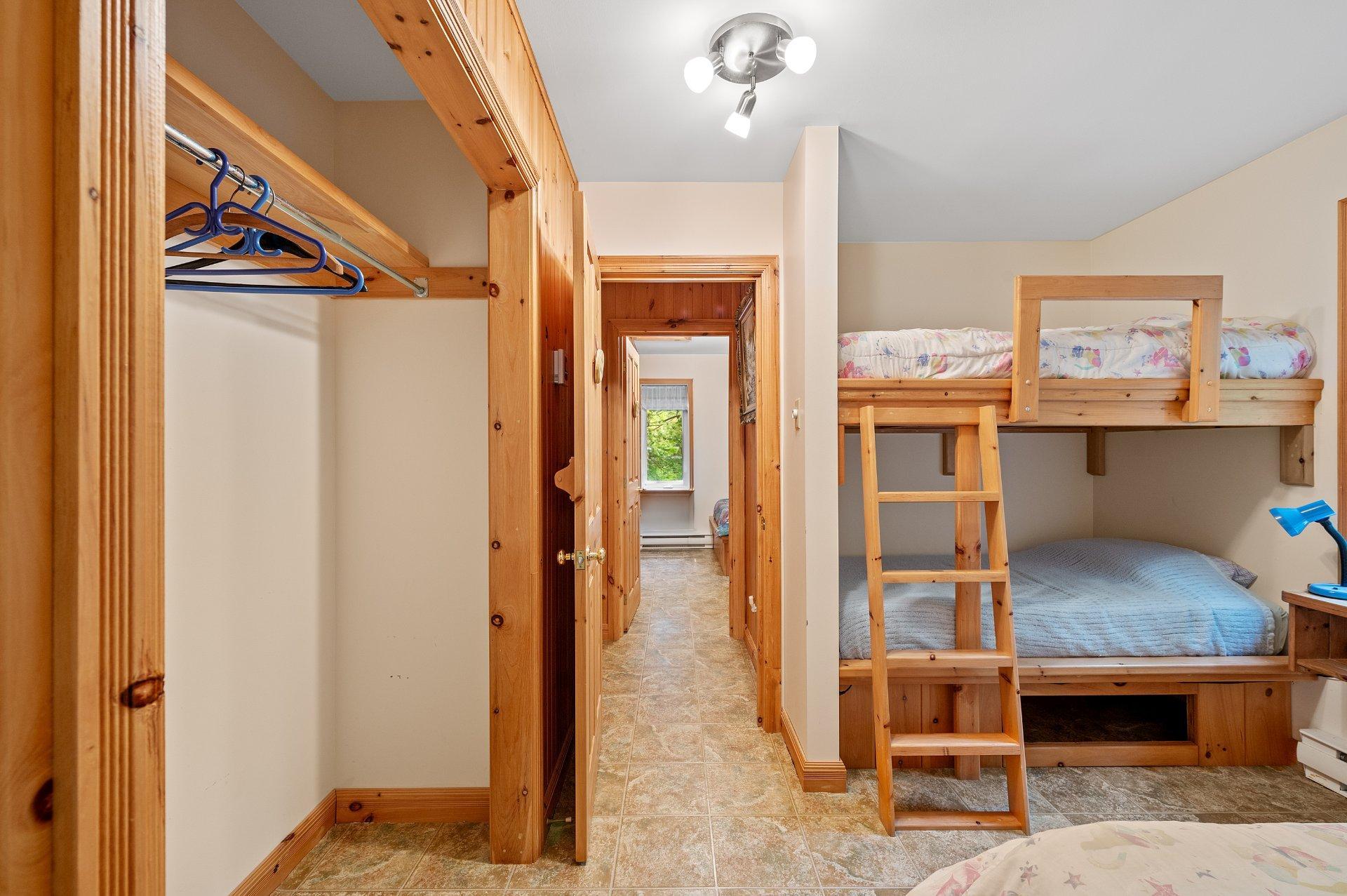 









265


Ch. des Deux-Lacs

,
Lantier,




QC
J0T1V0

