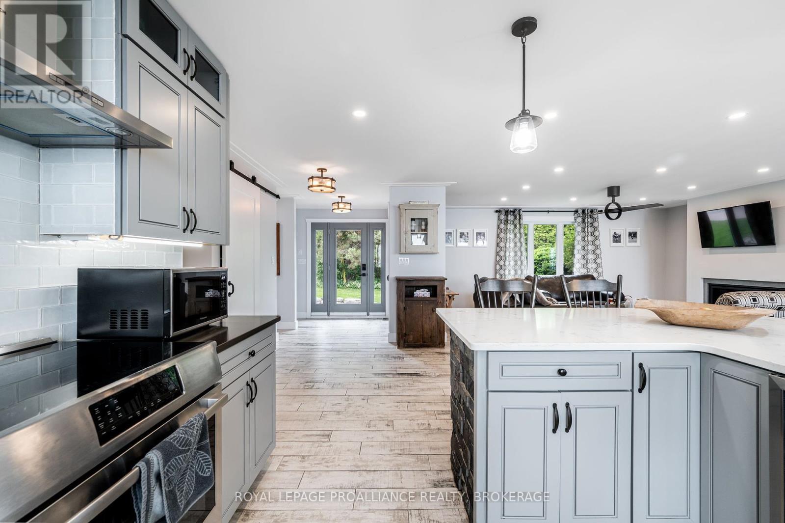 












39 RUDD AVENUE

,
Kingston (Kingston East (Incl CFB Kingston)),




Ontario
K7L4V1

