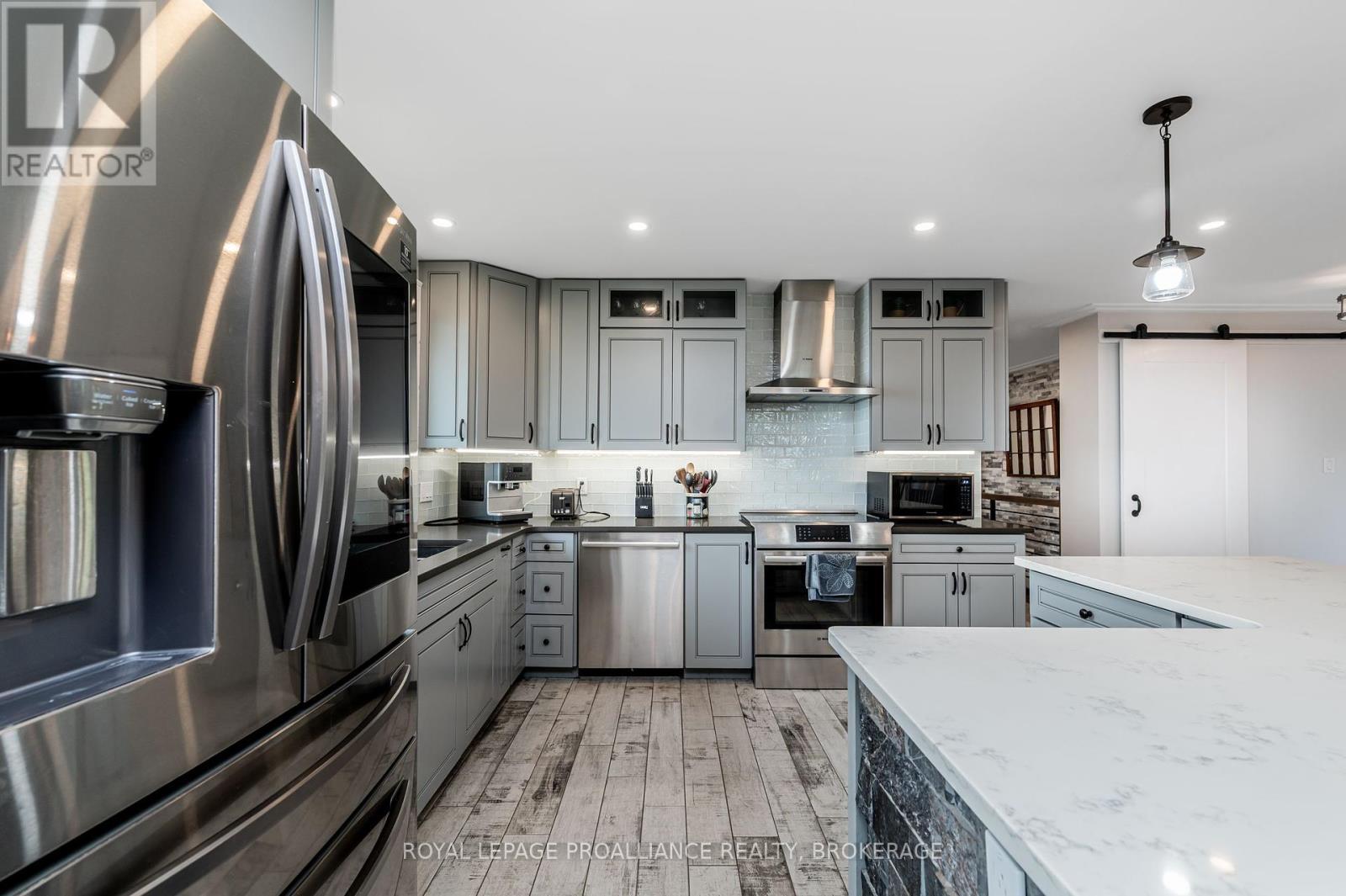 












39 RUDD AVENUE

,
Kingston (Kingston East (Incl CFB Kingston)),




Ontario
K7L4V1

