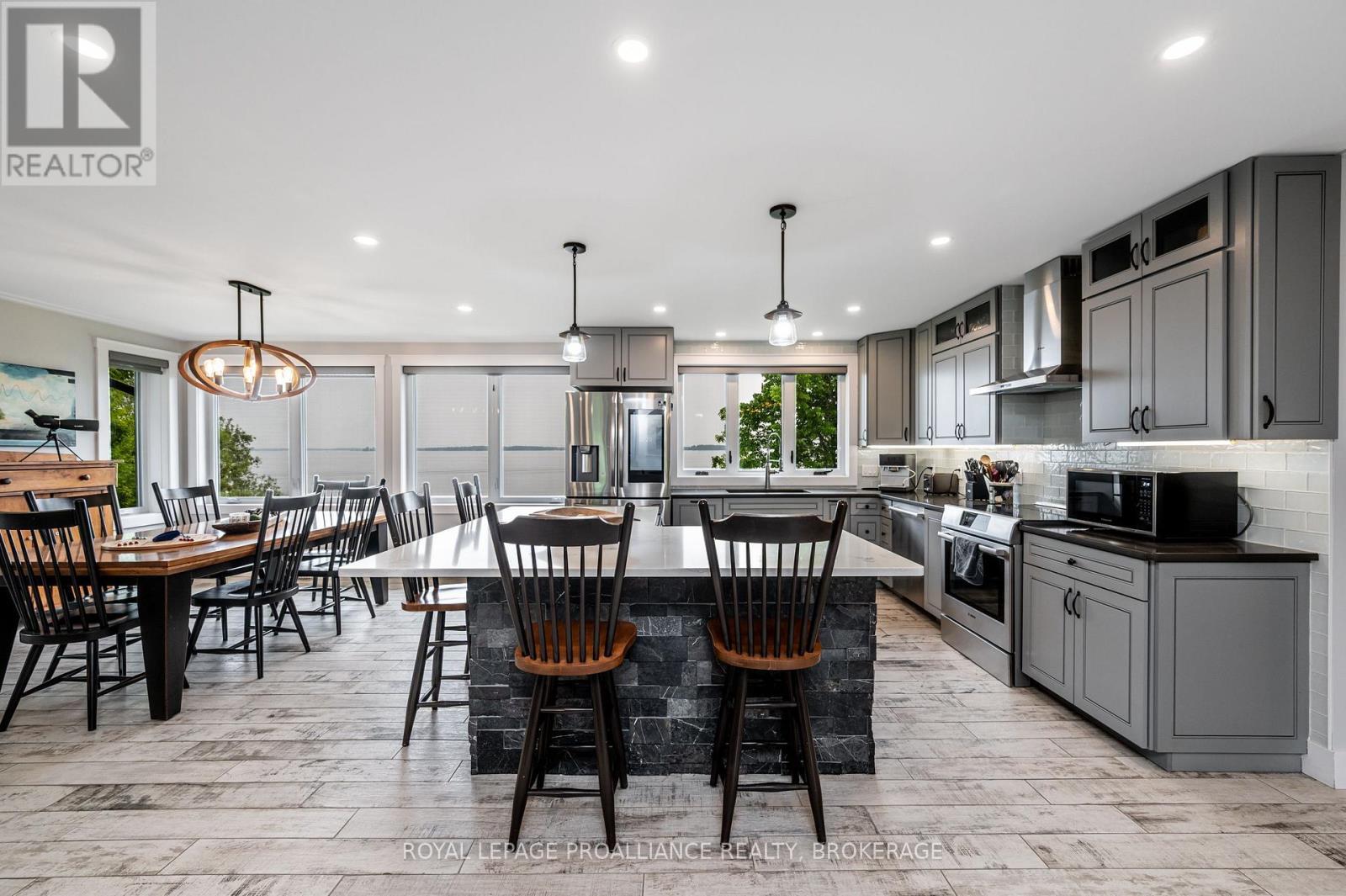 












39 RUDD AVENUE

,
Kingston (Kingston East (Incl CFB Kingston)),




Ontario
K7L4V1


