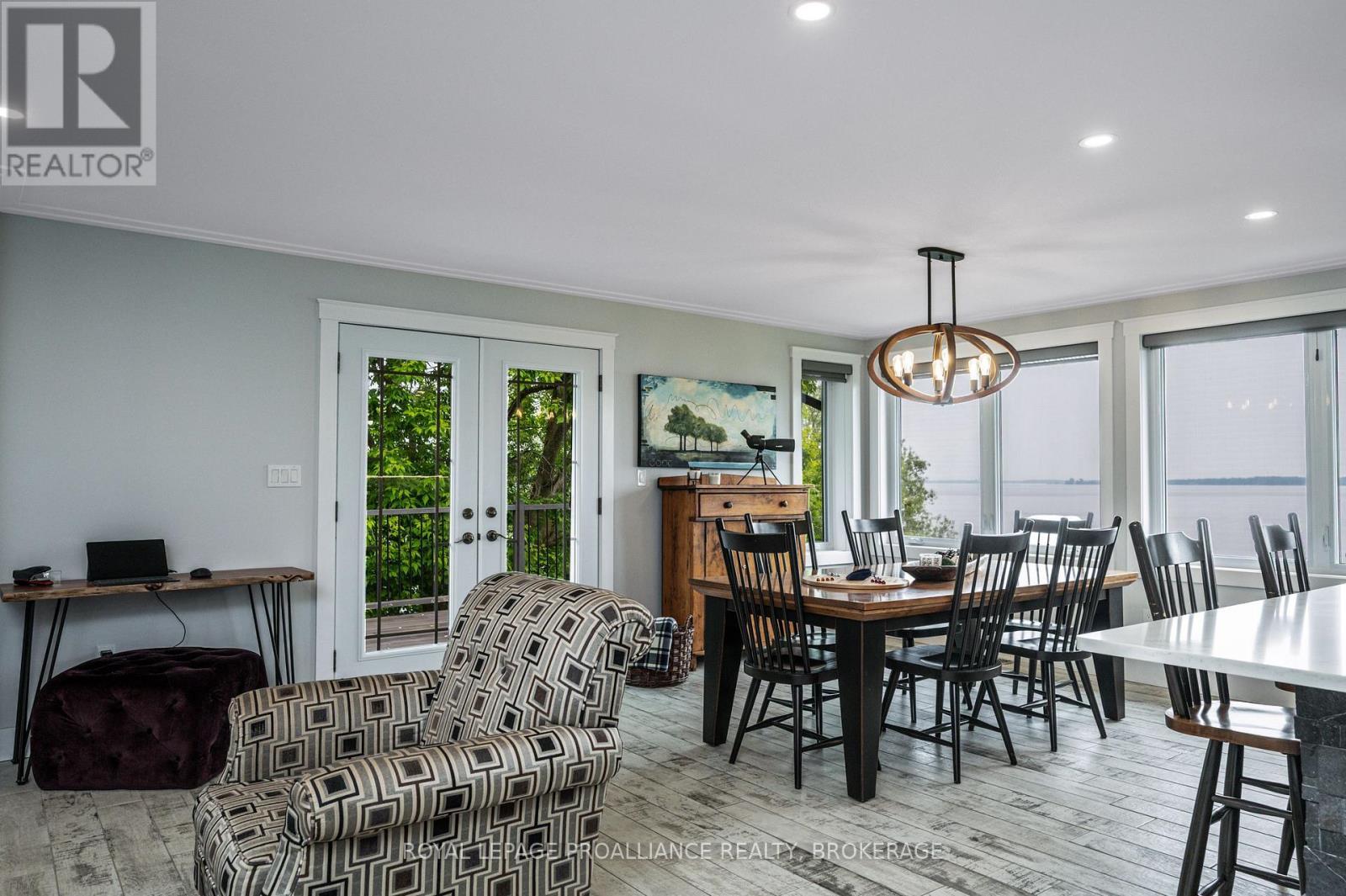 












39 RUDD AVENUE

,
Kingston (Kingston East (Incl CFB Kingston)),




Ontario
K7L4V1

