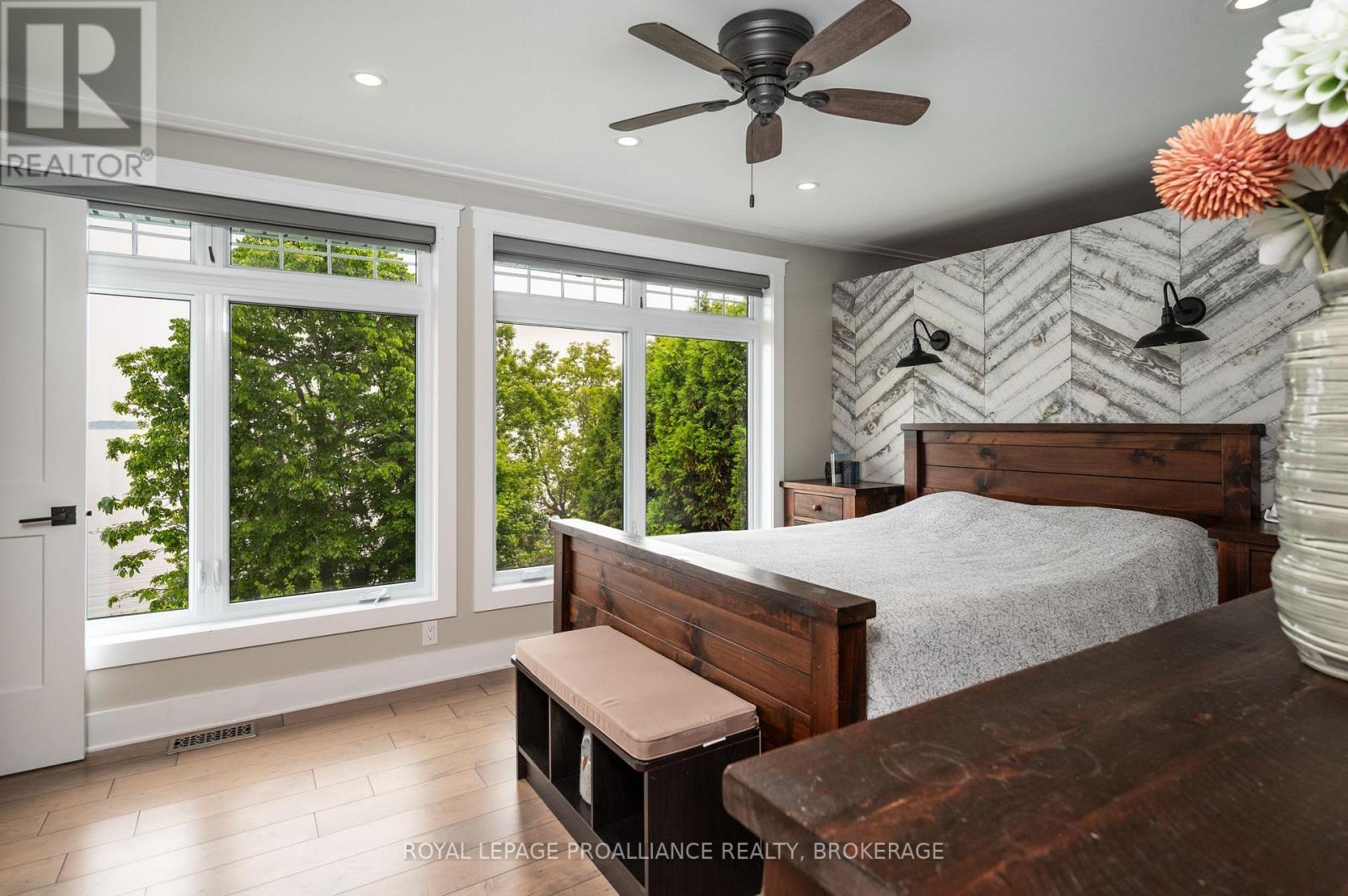 












39 RUDD AVENUE

,
Kingston (Kingston East (Incl CFB Kingston)),




Ontario
K7L4V1


