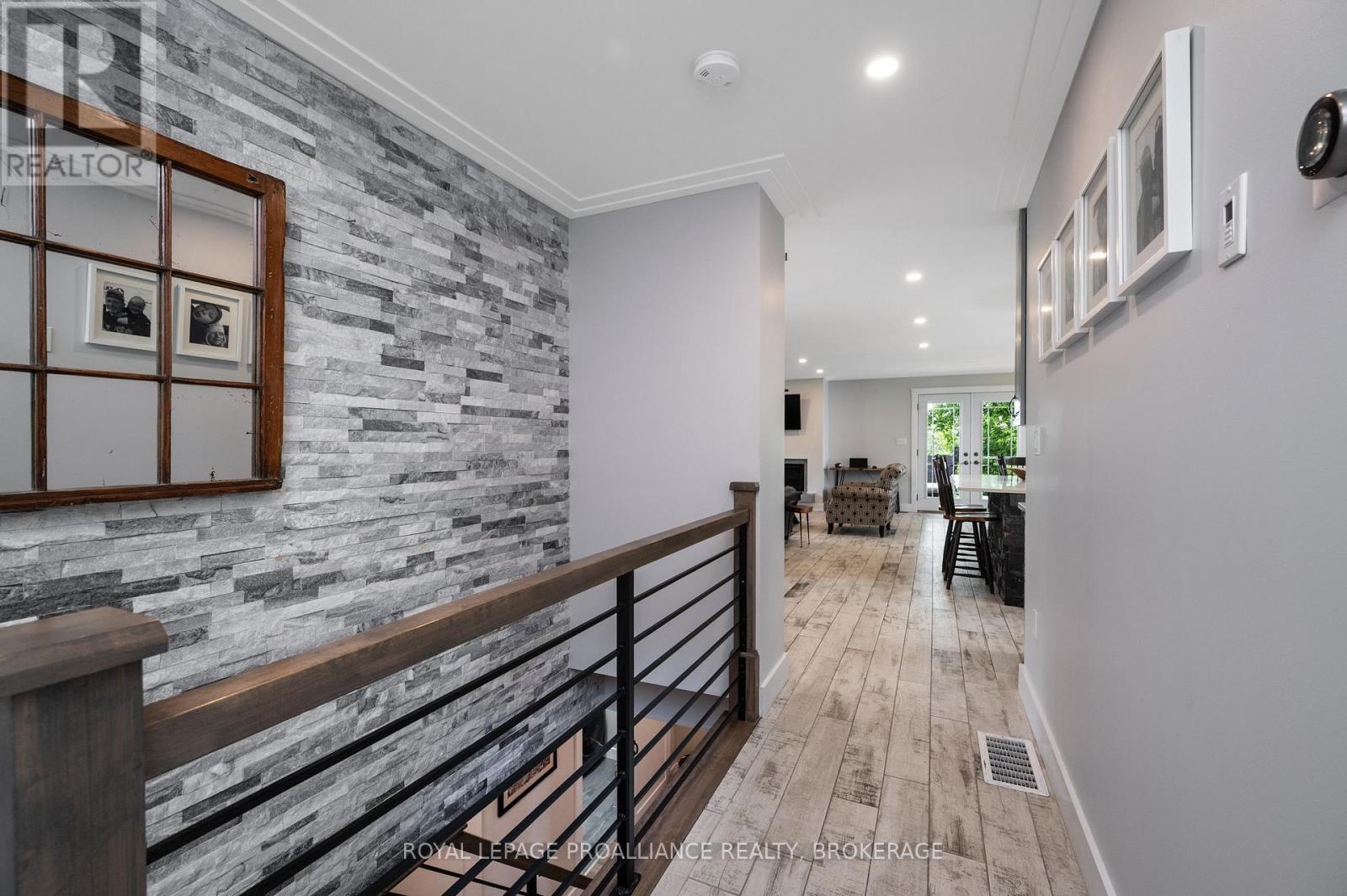 












39 RUDD AVENUE

,
Kingston (Kingston East (Incl CFB Kingston)),




Ontario
K7L4V1

