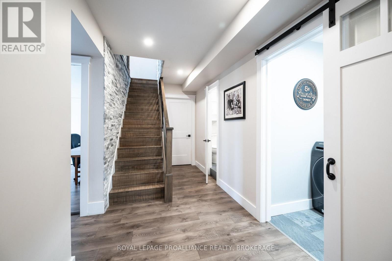 












39 RUDD AVENUE

,
Kingston (Kingston East (Incl CFB Kingston)),




Ontario
K7L4V1

