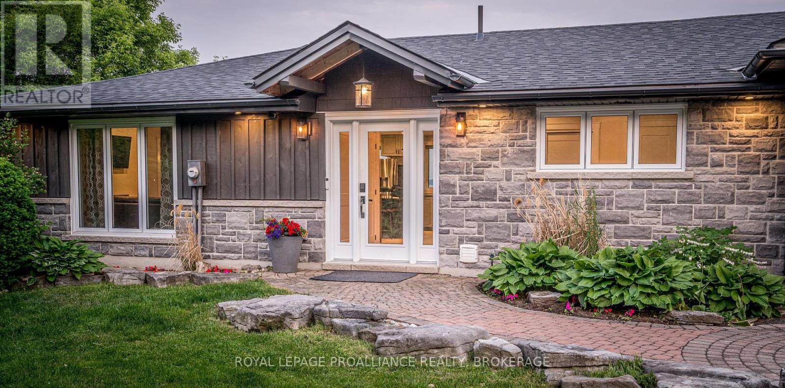 












39 RUDD AVENUE

,
Kingston (Kingston East (Incl CFB Kingston)),




Ontario
K7L4V1

