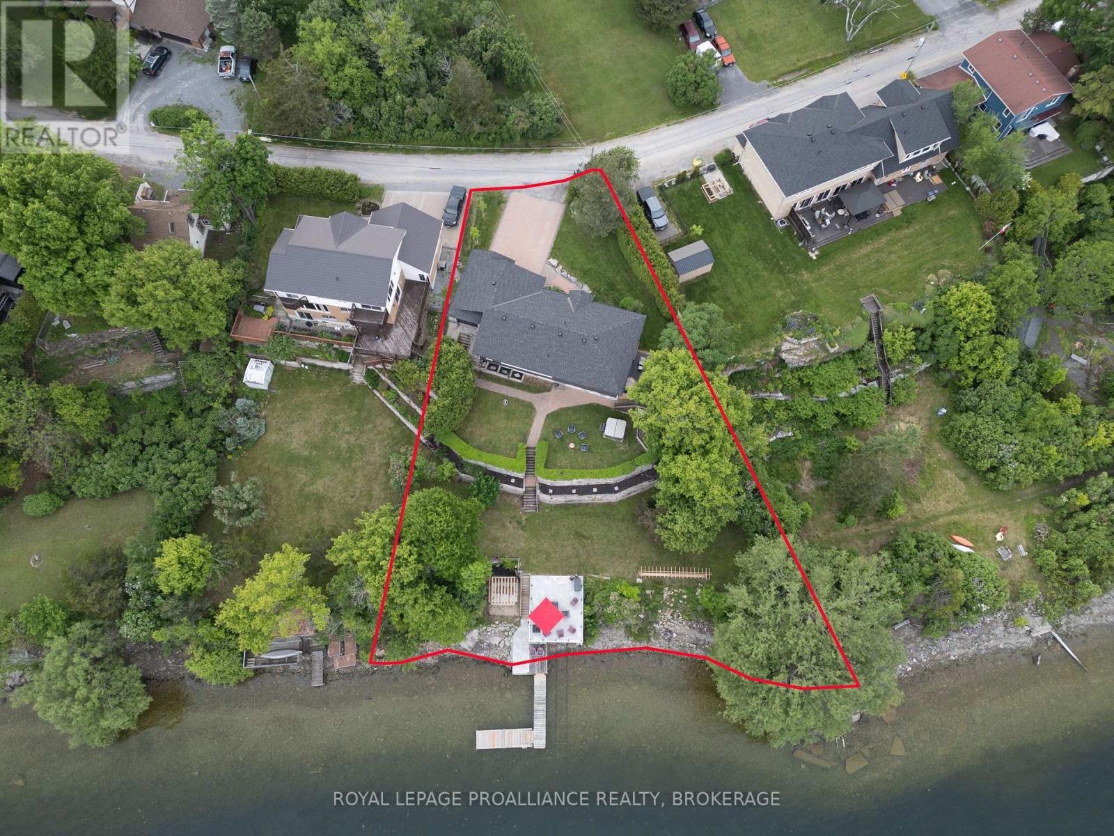 












39 RUDD AVENUE

,
Kingston (Kingston East (Incl CFB Kingston)),




Ontario
K7L4V1

