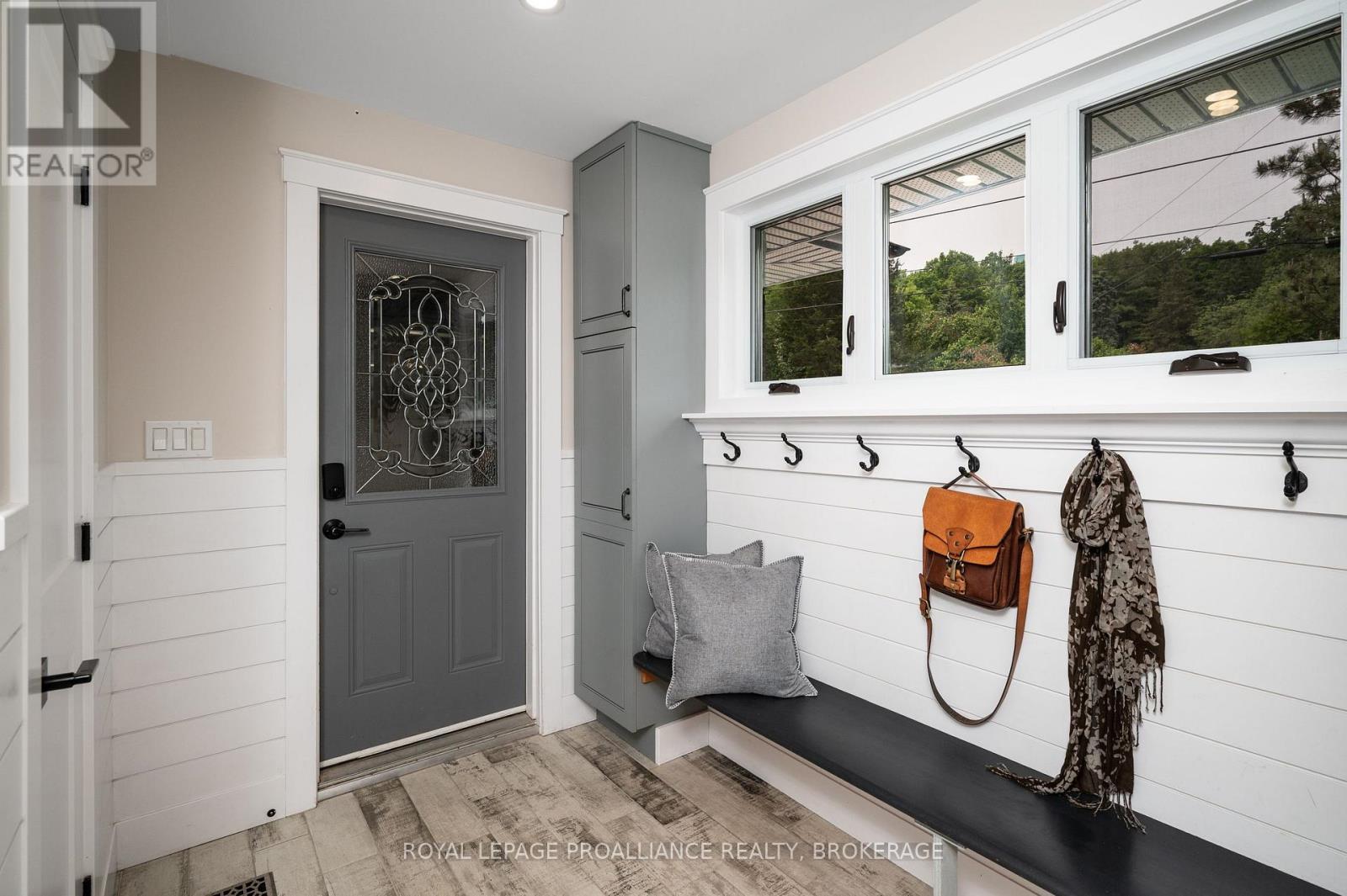 












39 RUDD AVENUE

,
Kingston (Kingston East (Incl CFB Kingston)),




Ontario
K7L4V1

