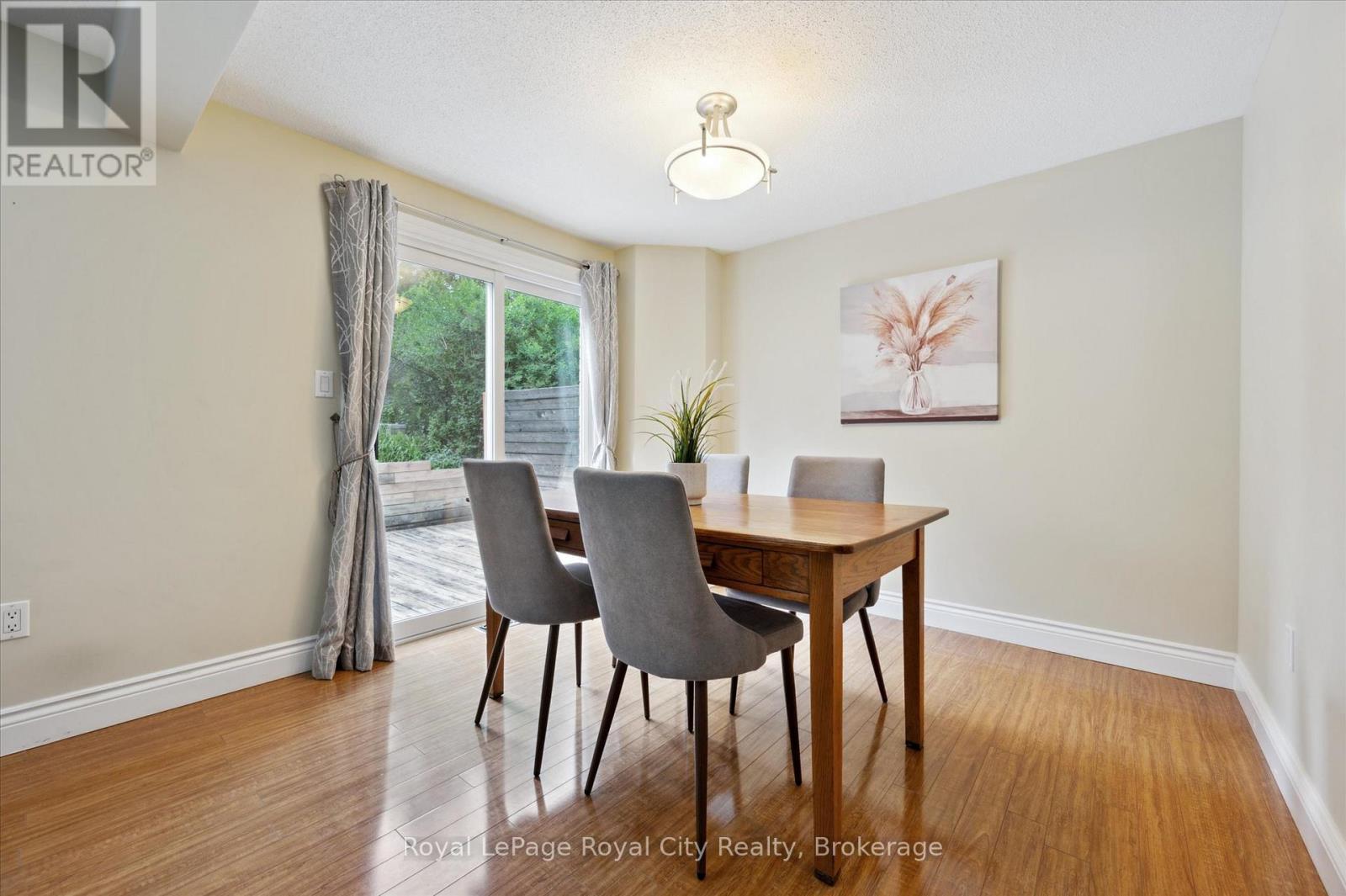 












407 OTTERBEIN ROAD

,
Kitchener,




Ontario
N2B3V8

