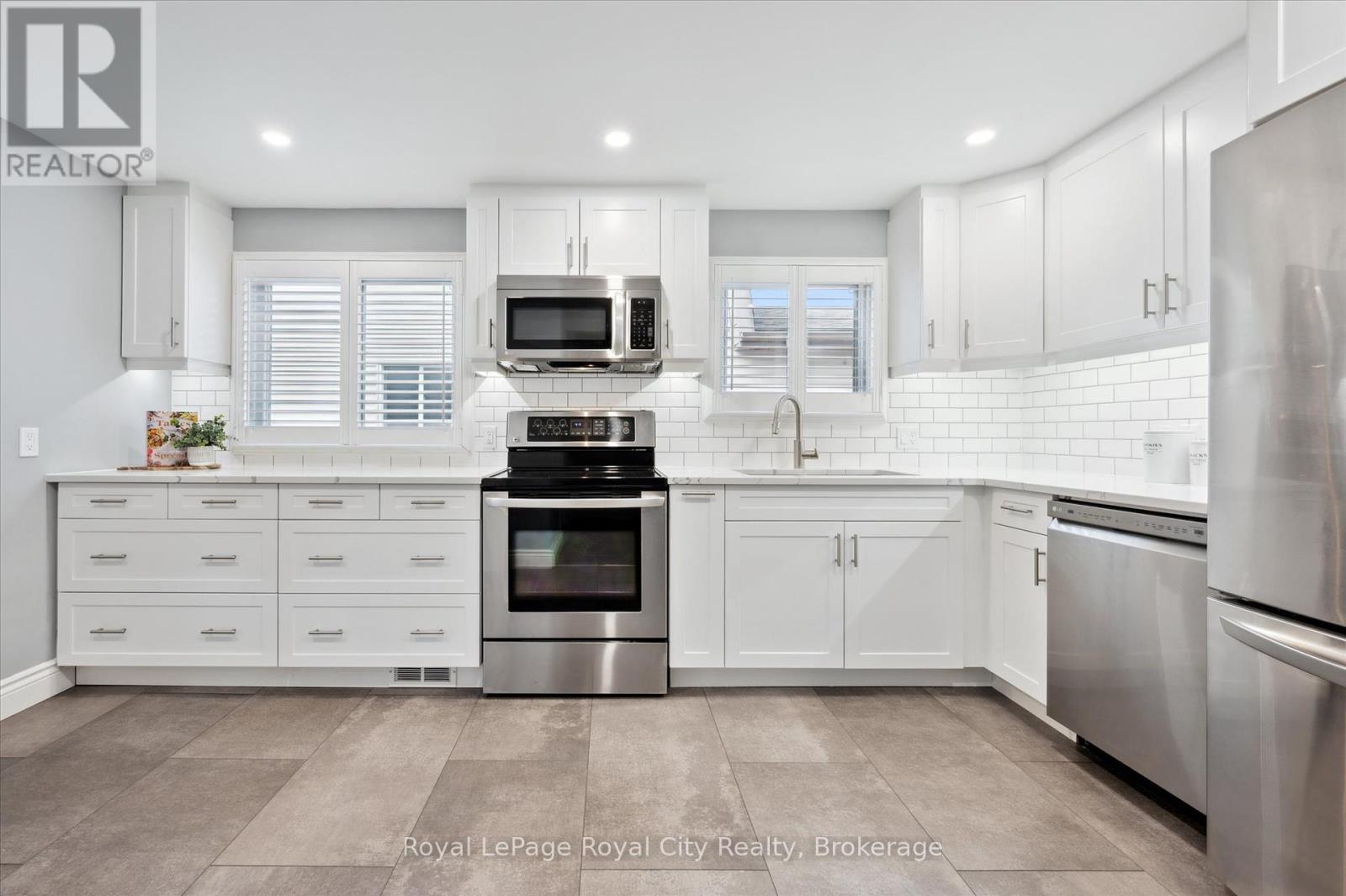 












407 OTTERBEIN ROAD

,
Kitchener,




Ontario
N2B3V8

