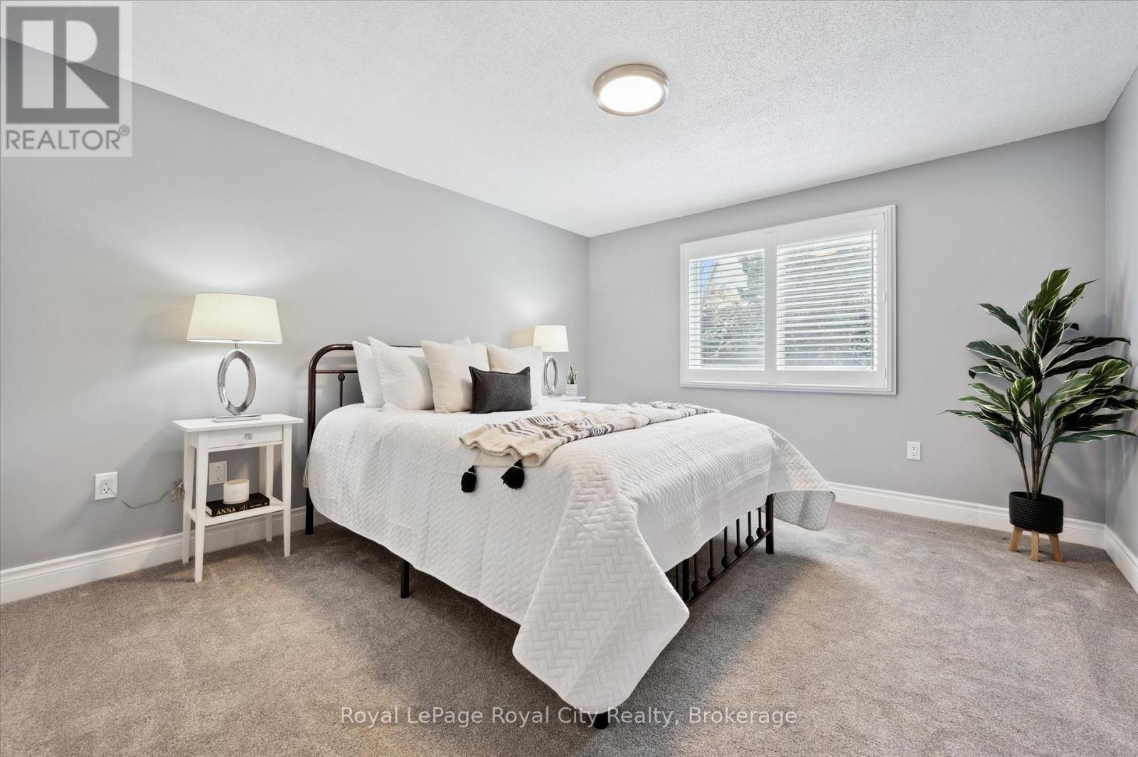 












407 OTTERBEIN ROAD

,
Kitchener,




Ontario
N2B3V8

