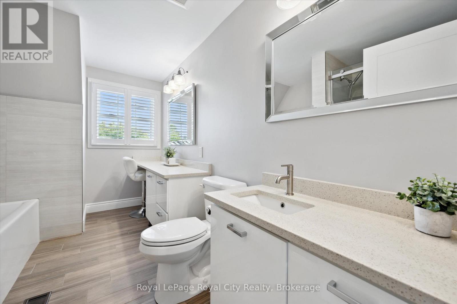 












407 OTTERBEIN ROAD

,
Kitchener,




Ontario
N2B3V8


