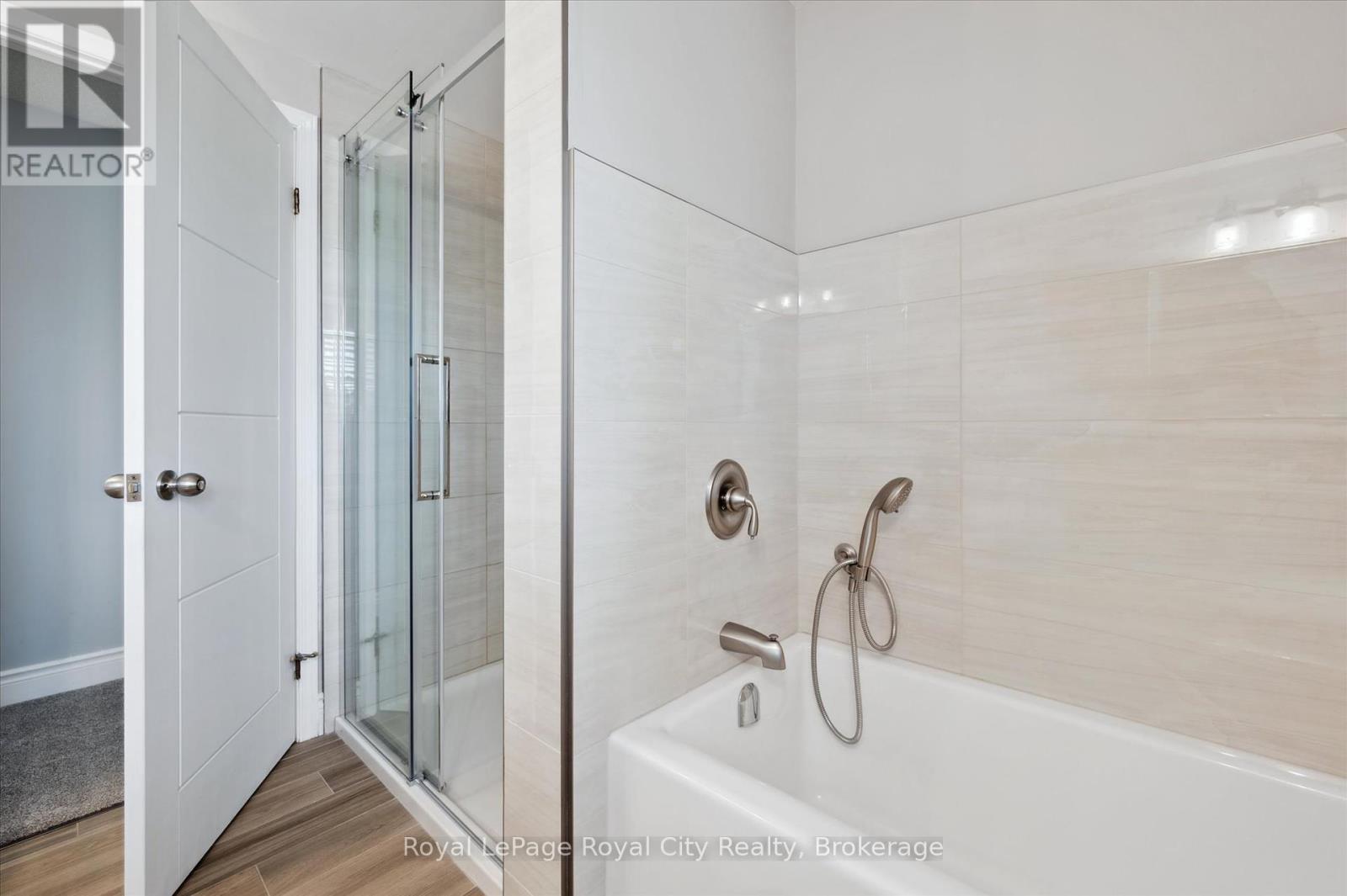 












407 OTTERBEIN ROAD

,
Kitchener,




Ontario
N2B3V8

