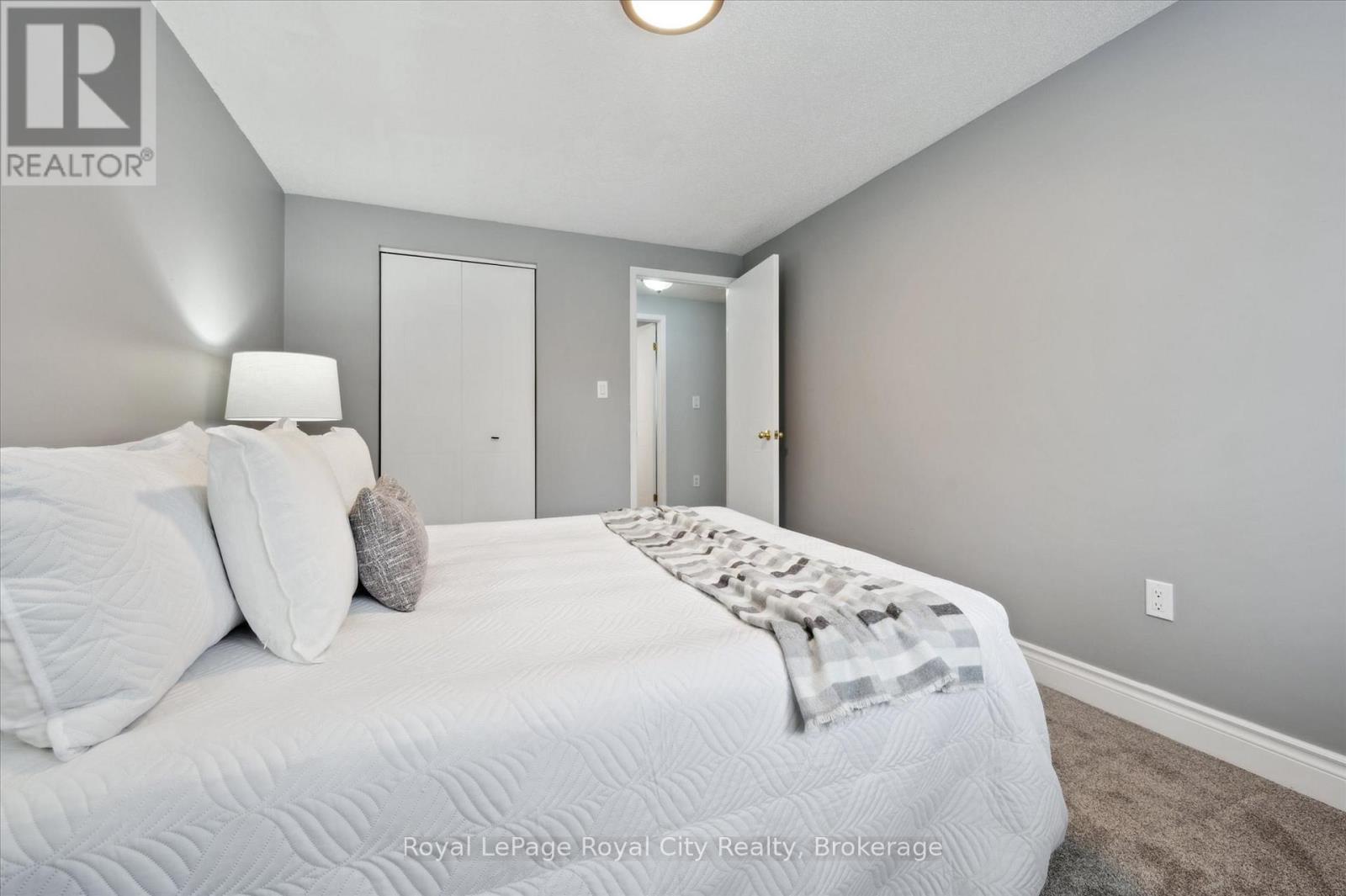 












407 OTTERBEIN ROAD

,
Kitchener,




Ontario
N2B3V8

