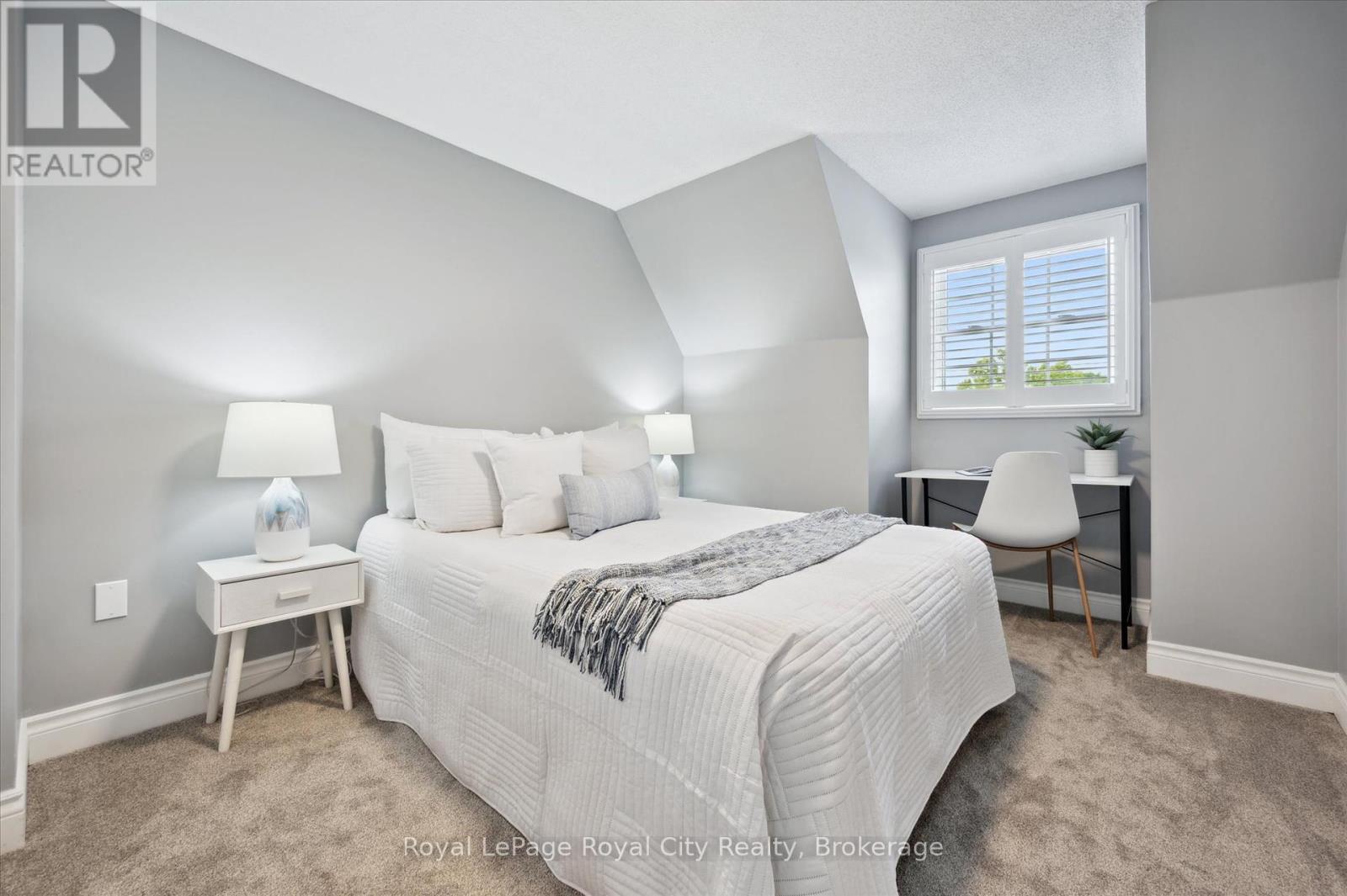 












407 OTTERBEIN ROAD

,
Kitchener,




Ontario
N2B3V8

