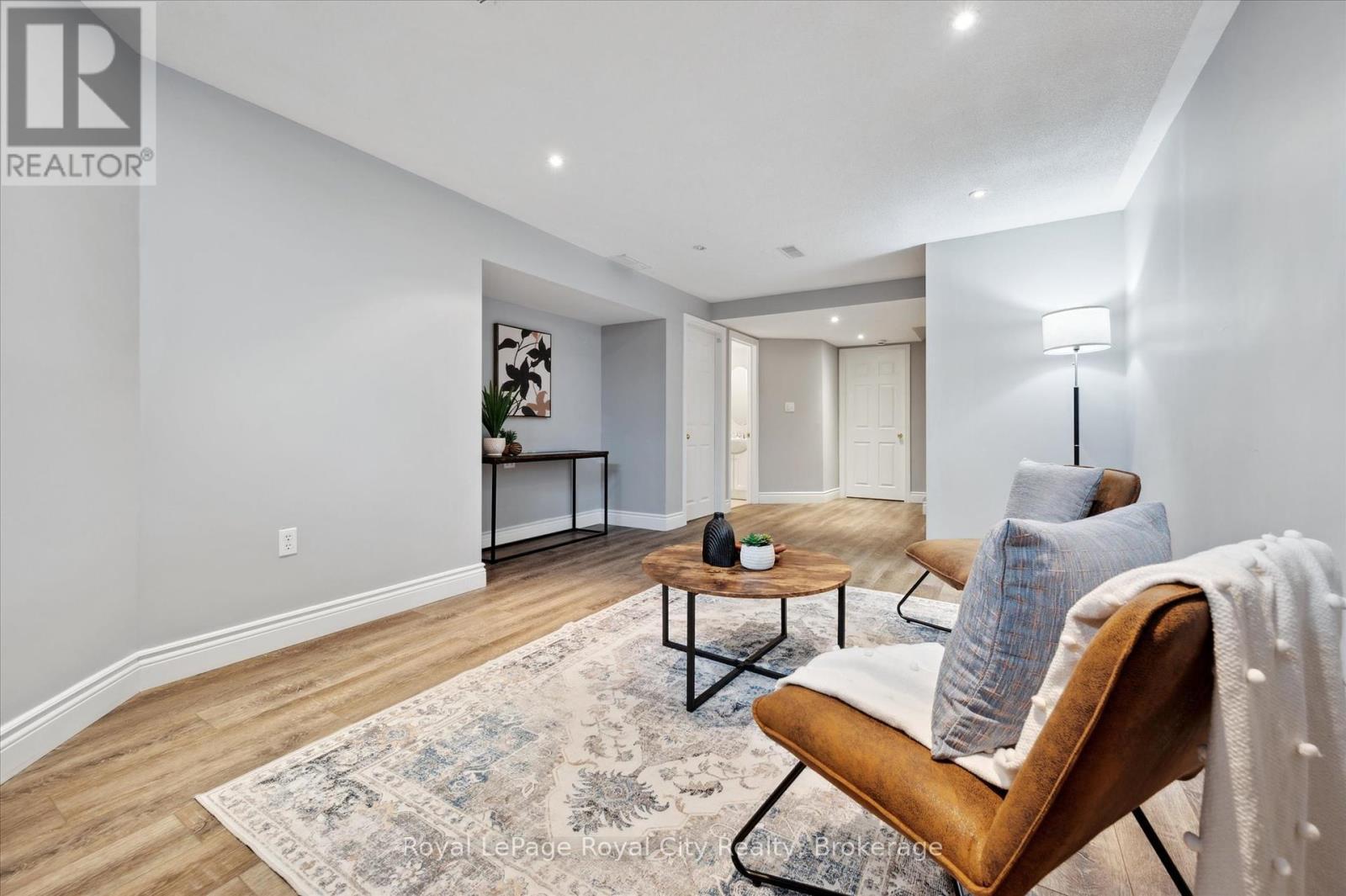












407 OTTERBEIN ROAD

,
Kitchener,




Ontario
N2B3V8

