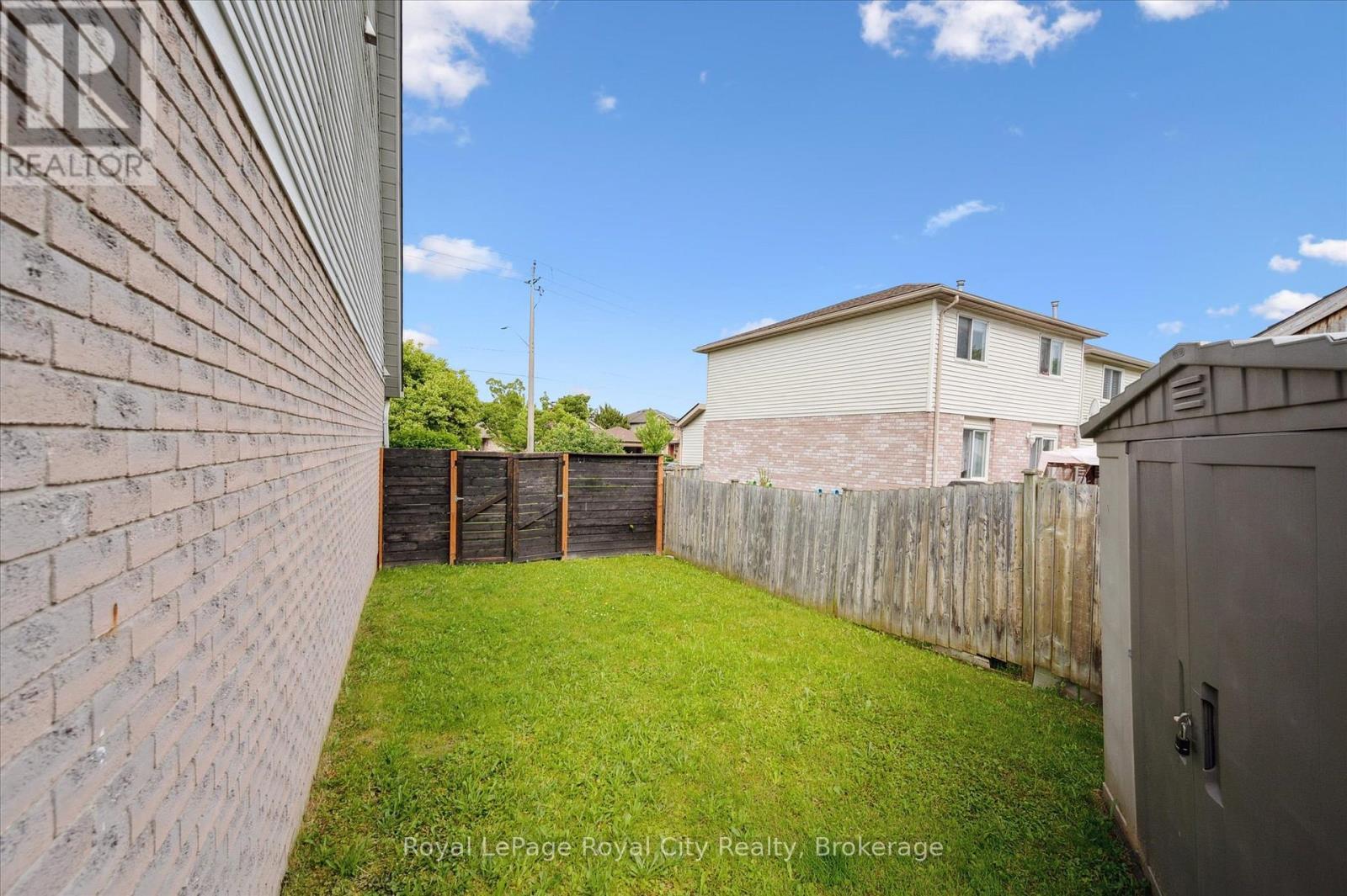 












407 OTTERBEIN ROAD

,
Kitchener,




Ontario
N2B3V8

