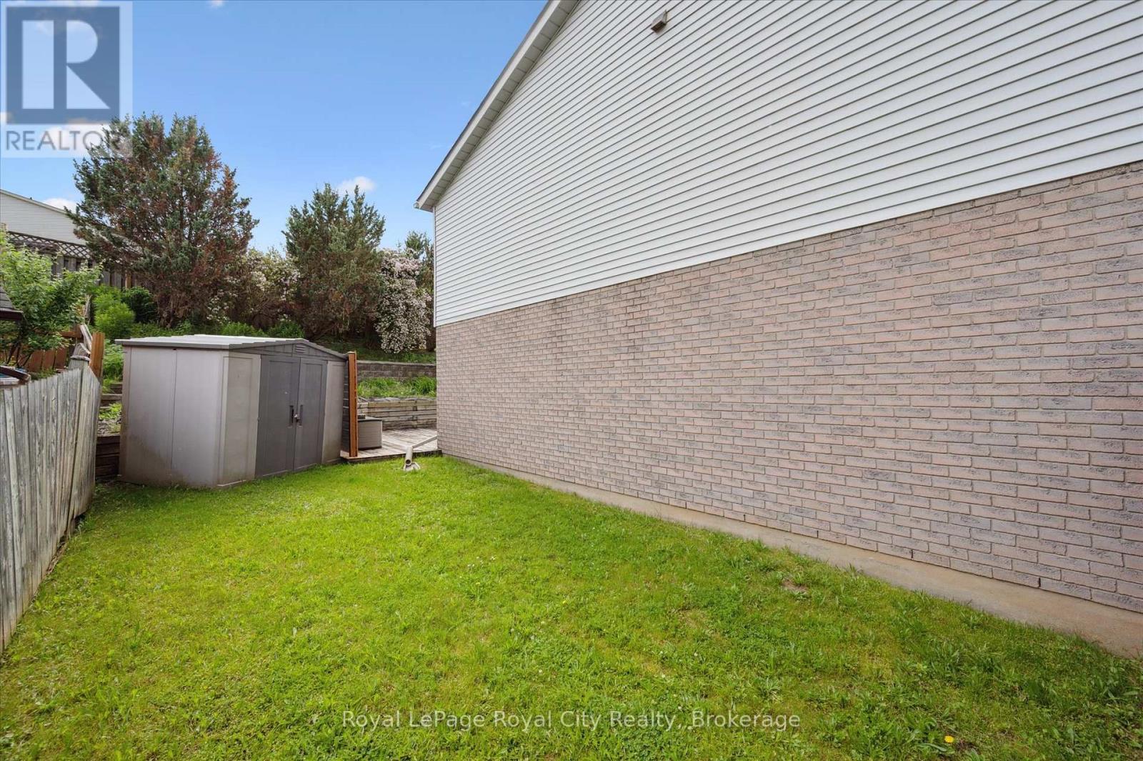 












407 OTTERBEIN ROAD

,
Kitchener,




Ontario
N2B3V8


