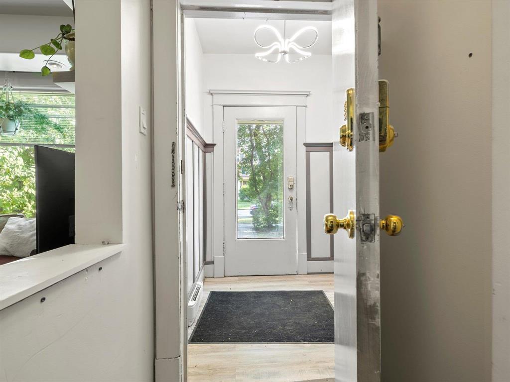 












909 McMillan Avenue

,
Winnipeg,




Manitoba
R3M0V9

