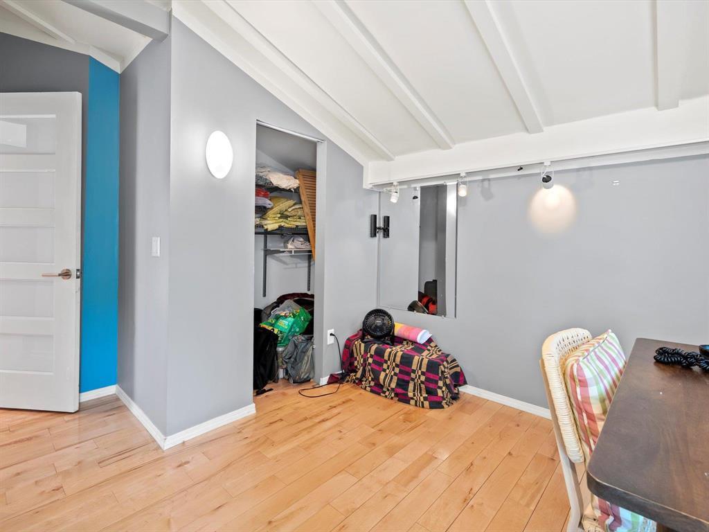 












909 McMillan Avenue

,
Winnipeg,




Manitoba
R3M0V9

