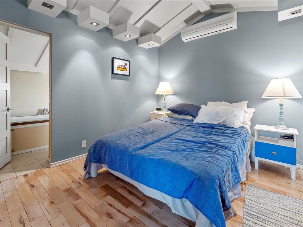 












909 McMillan Avenue

,
Winnipeg,




Manitoba
R3M0V9

