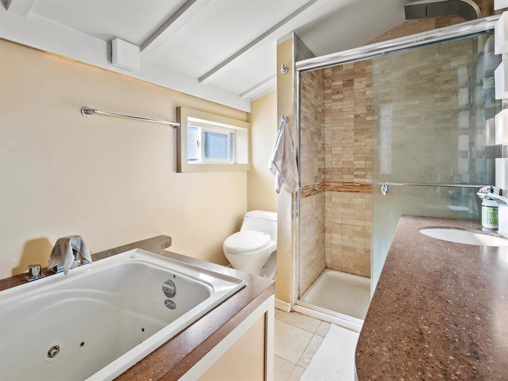 












909 McMillan Avenue

,
Winnipeg,




Manitoba
R3M0V9

