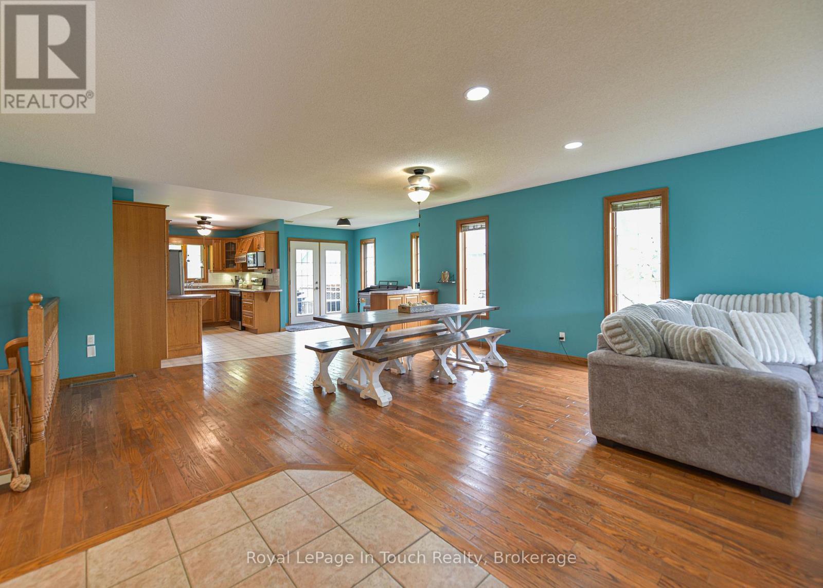 












5 EARLS COURT

,
Severn (Coldwater),




Ontario
L0K1E0

