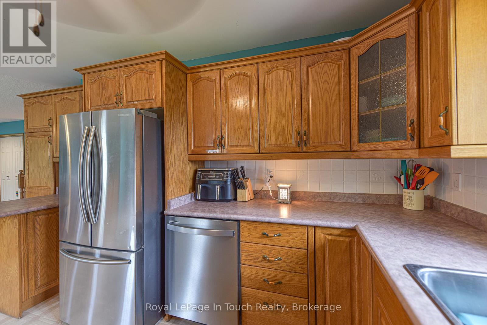 












5 EARLS COURT

,
Severn (Coldwater),




Ontario
L0K1E0

