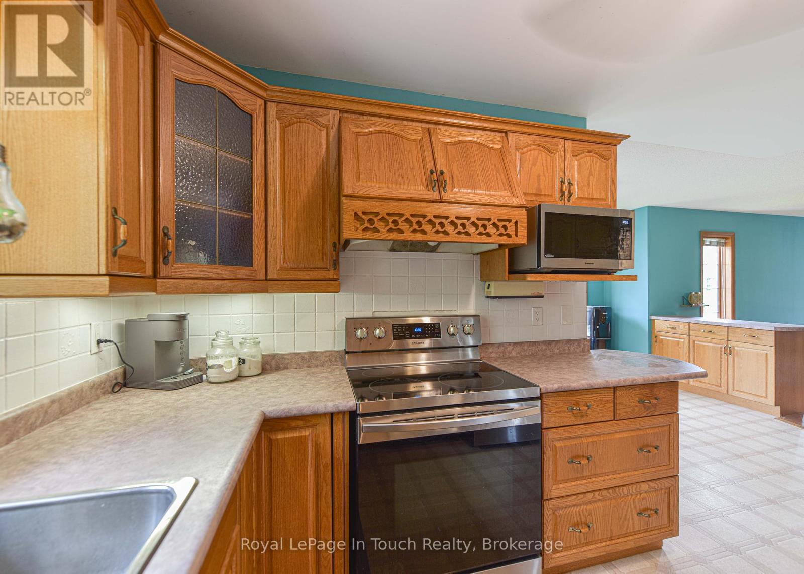 












5 EARLS COURT

,
Severn (Coldwater),




Ontario
L0K1E0

