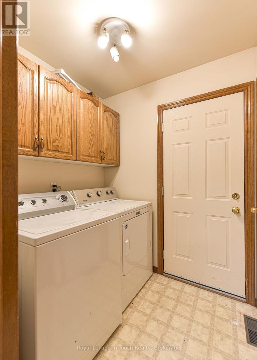 












5 EARLS COURT

,
Severn (Coldwater),




Ontario
L0K1E0

