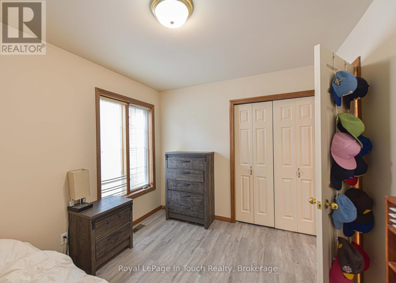 












5 EARLS COURT

,
Severn (Coldwater),




Ontario
L0K1E0


