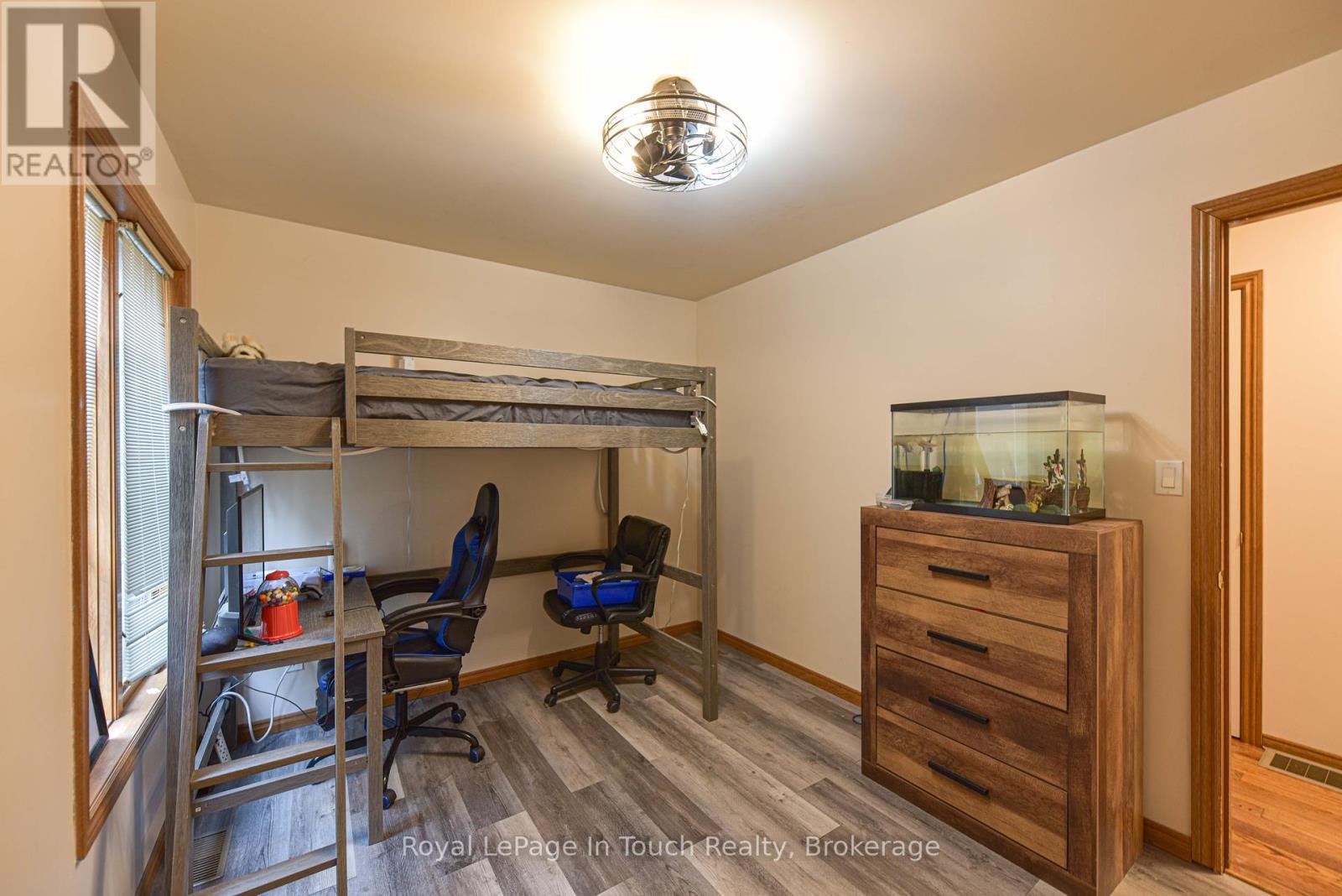 












5 EARLS COURT

,
Severn (Coldwater),




Ontario
L0K1E0

