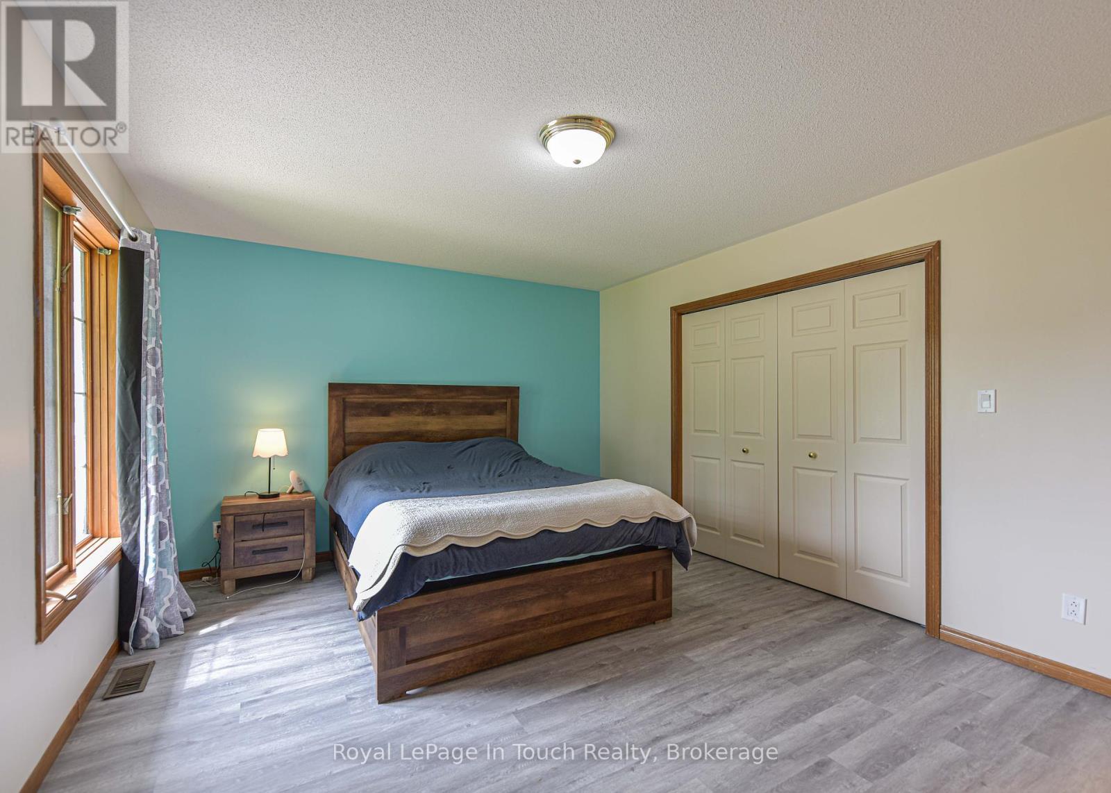 












5 EARLS COURT

,
Severn (Coldwater),




Ontario
L0K1E0

