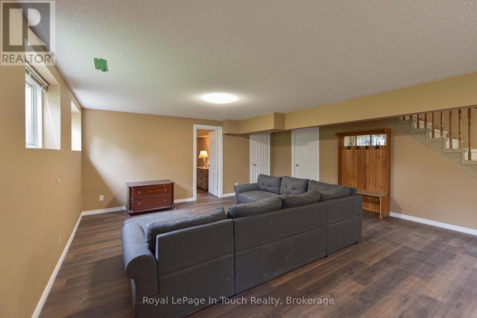 












5 EARLS COURT

,
Severn (Coldwater),




Ontario
L0K1E0

