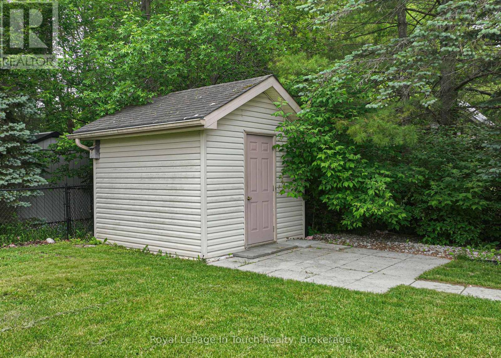 












5 EARLS COURT

,
Severn (Coldwater),




Ontario
L0K1E0

