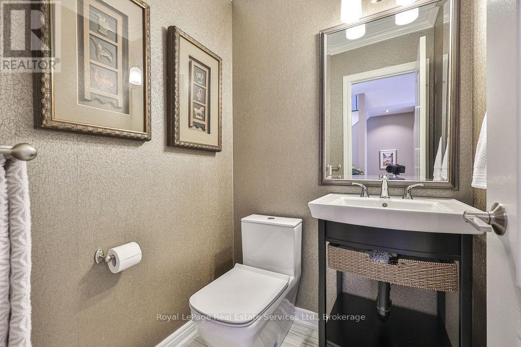 












34 - 2400 NEYAGAWA BOULEVARD

,
Oakville (RO River Oaks),




Ontario
L6H7P5

