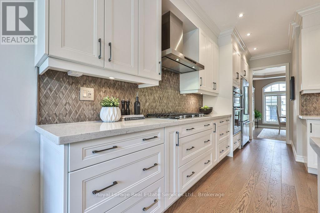 












34 - 2400 NEYAGAWA BOULEVARD

,
Oakville (RO River Oaks),




Ontario
L6H7P5

