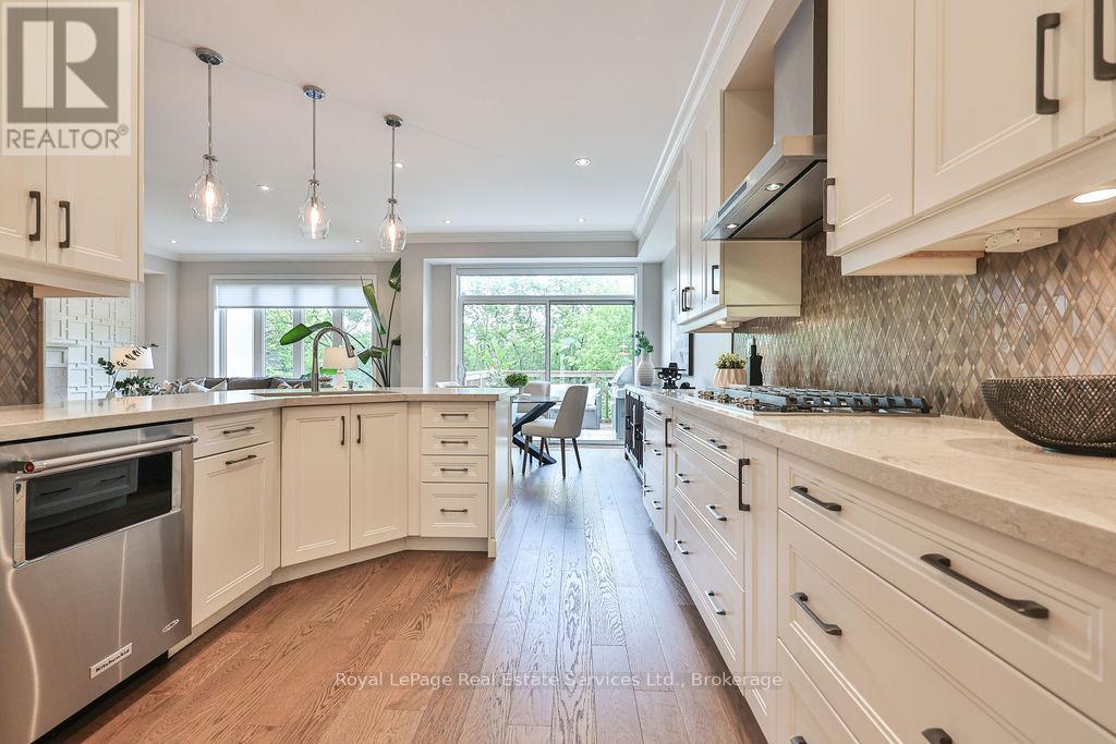 












34 - 2400 NEYAGAWA BOULEVARD

,
Oakville (RO River Oaks),




Ontario
L6H7P5


