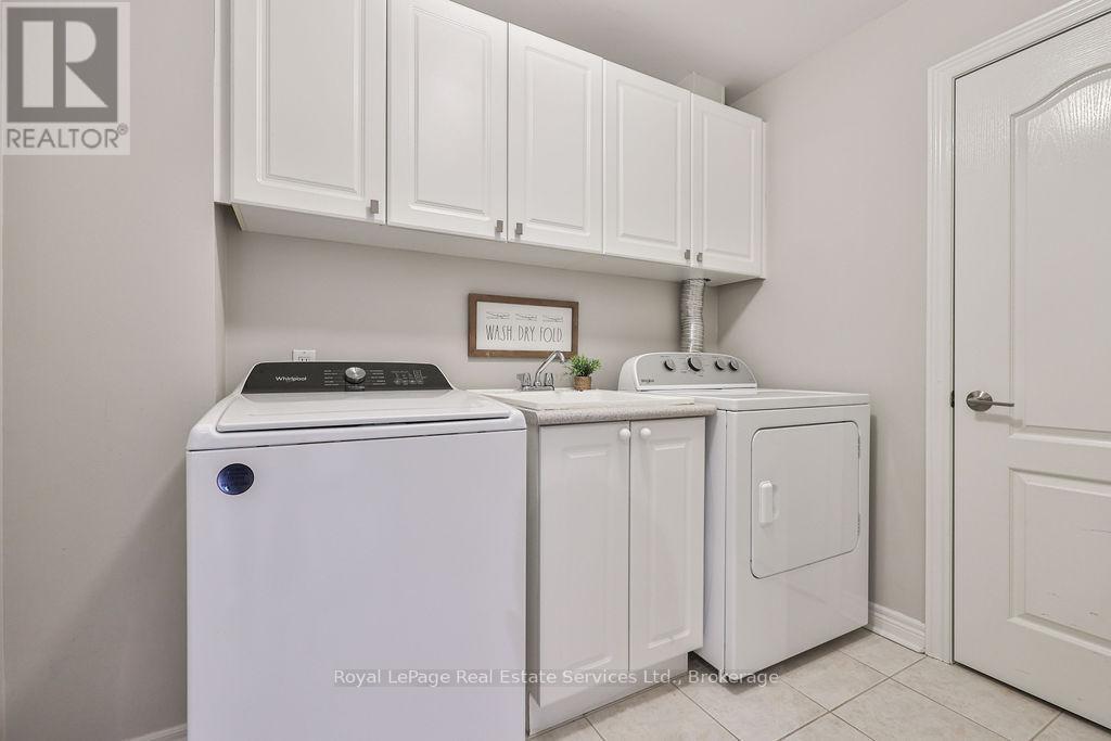 












34 - 2400 NEYAGAWA BOULEVARD

,
Oakville (RO River Oaks),




Ontario
L6H7P5

